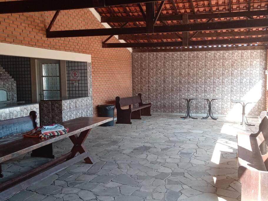 casa c/4 dormitórios e piscina