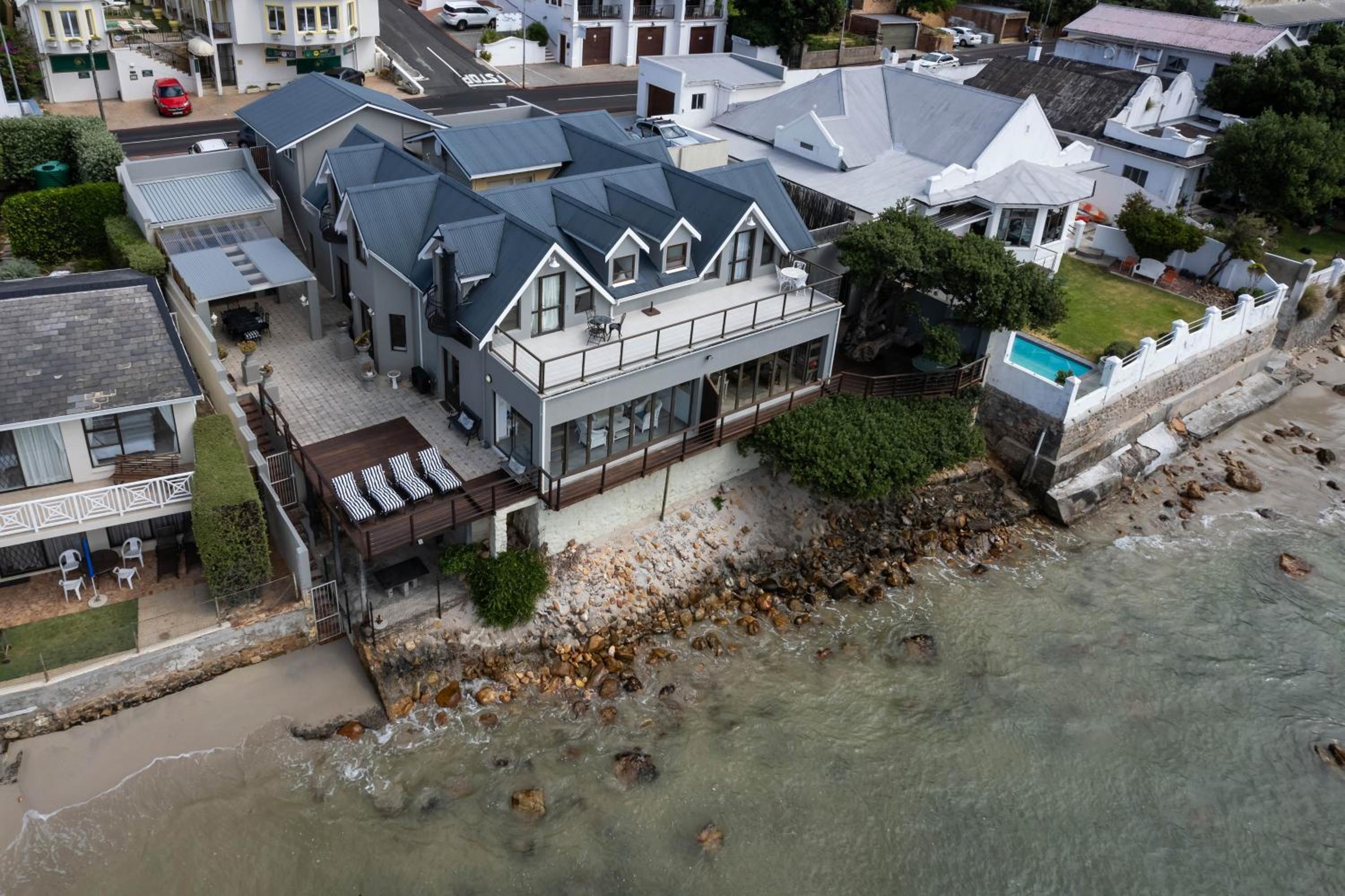 'Seagul Cove', Private Villa on the beach, Sleeps 7 view 4