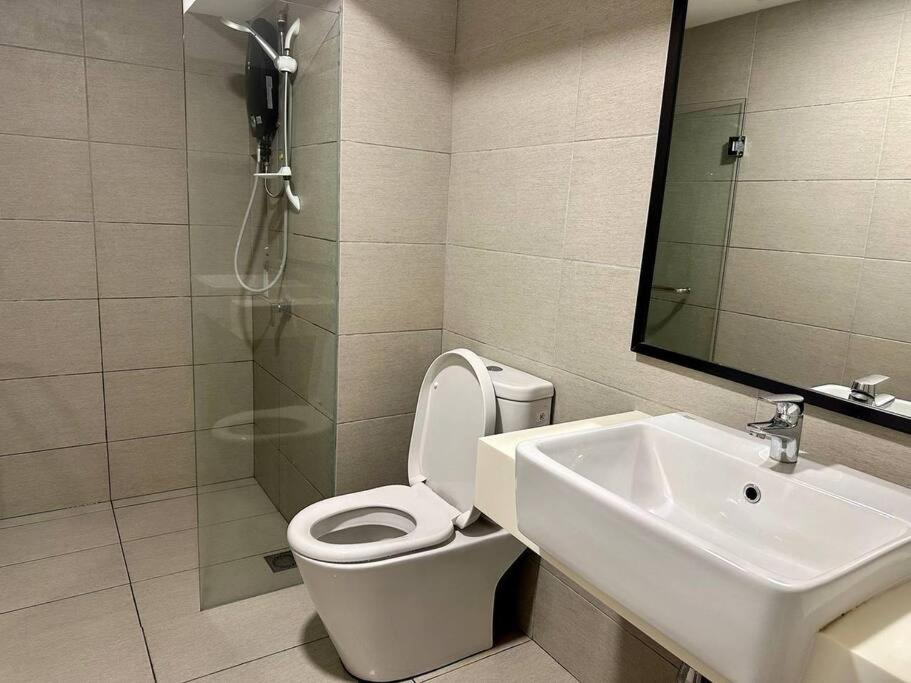 Modern EkoCheras Loft KLCC View near MRT FreeWifi