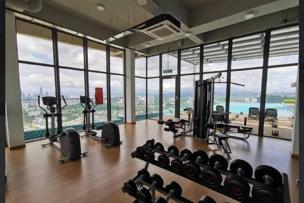 Modern EkoCheras Loft KLCC View near MRT FreeWifi