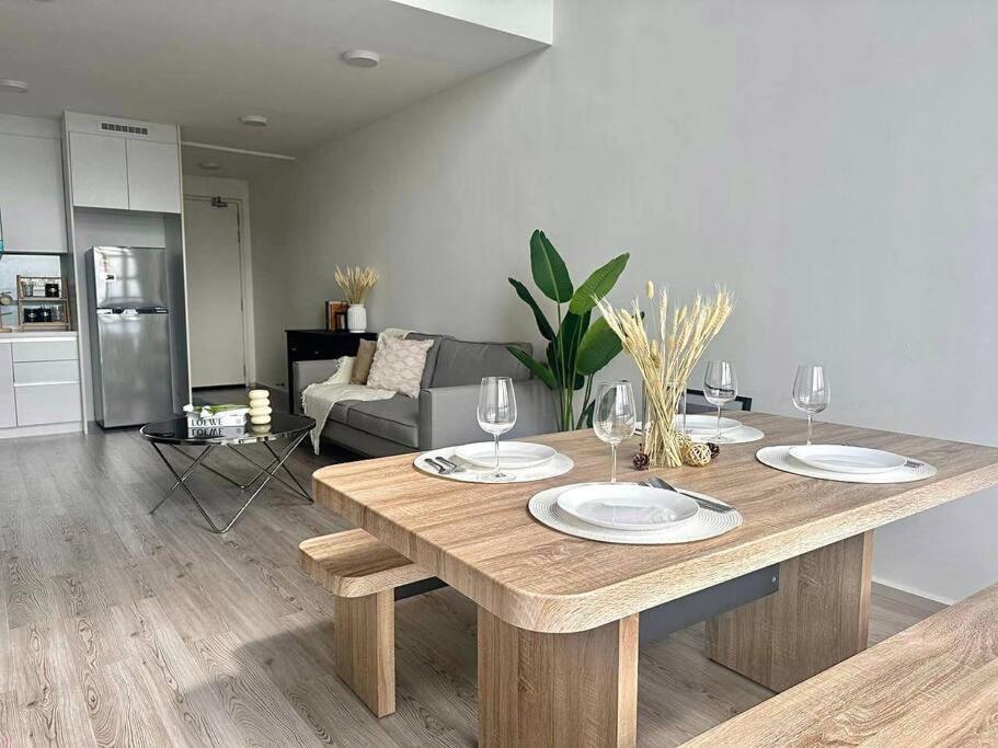 Modern EkoCheras Loft KLCC View near MRT FreeWifi