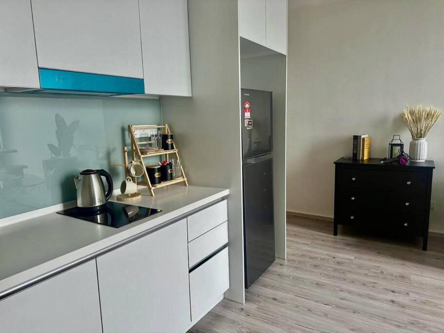 Modern EkoCheras Loft KLCC View near MRT FreeWifi
