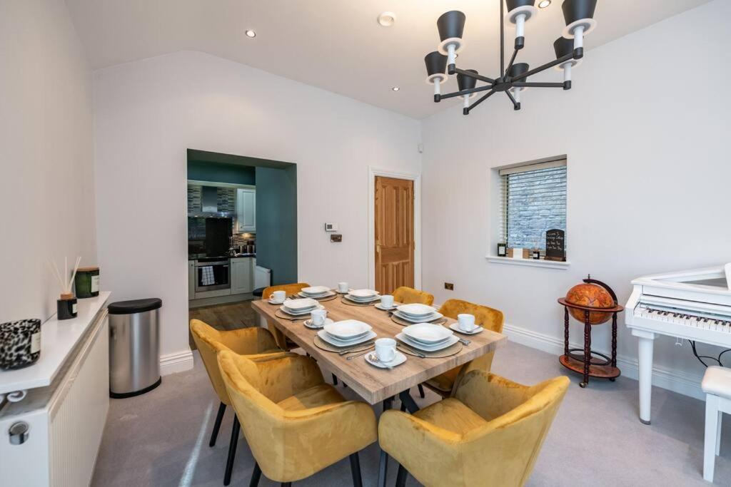 6* Lux 2 Bed Cottage on Island Near Lake District view 3