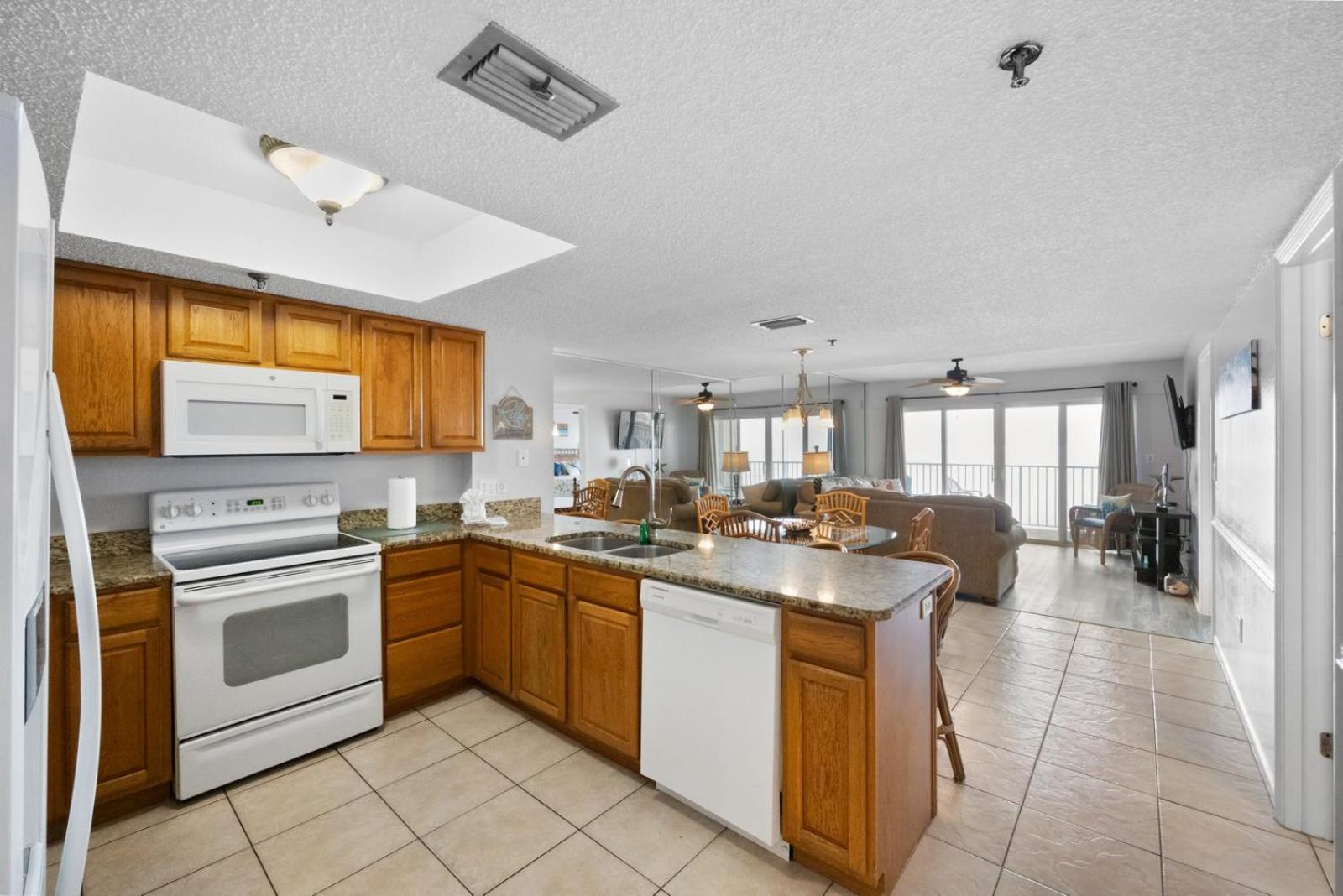 Direct Beachfront - 3b 2b - Beach Place #411
