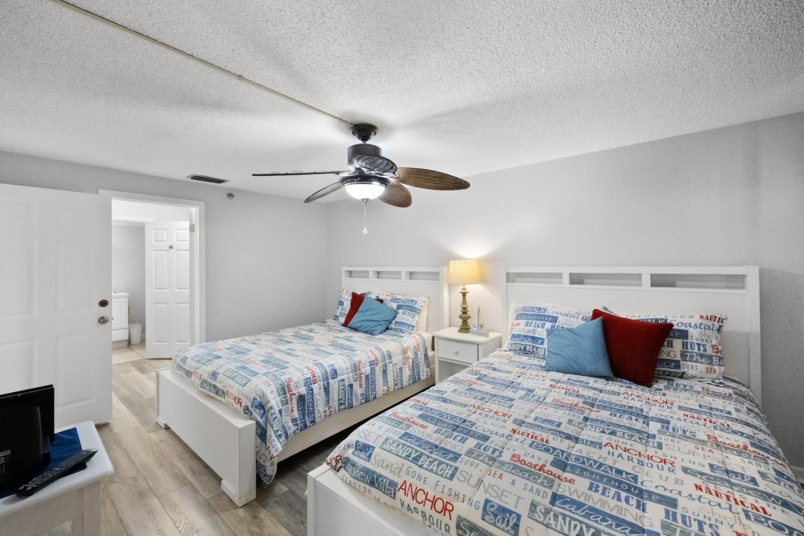 Direct Beachfront - 3b 2b - Beach Place #411
