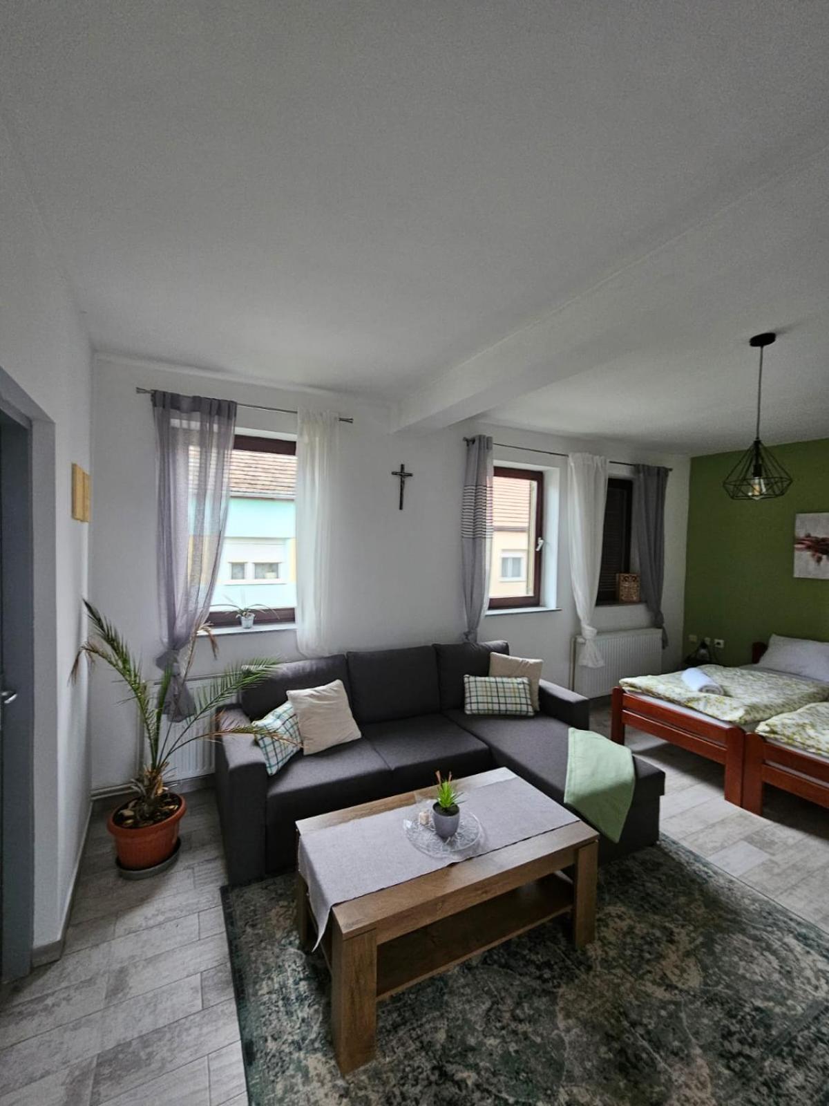 Studio apartman Dora