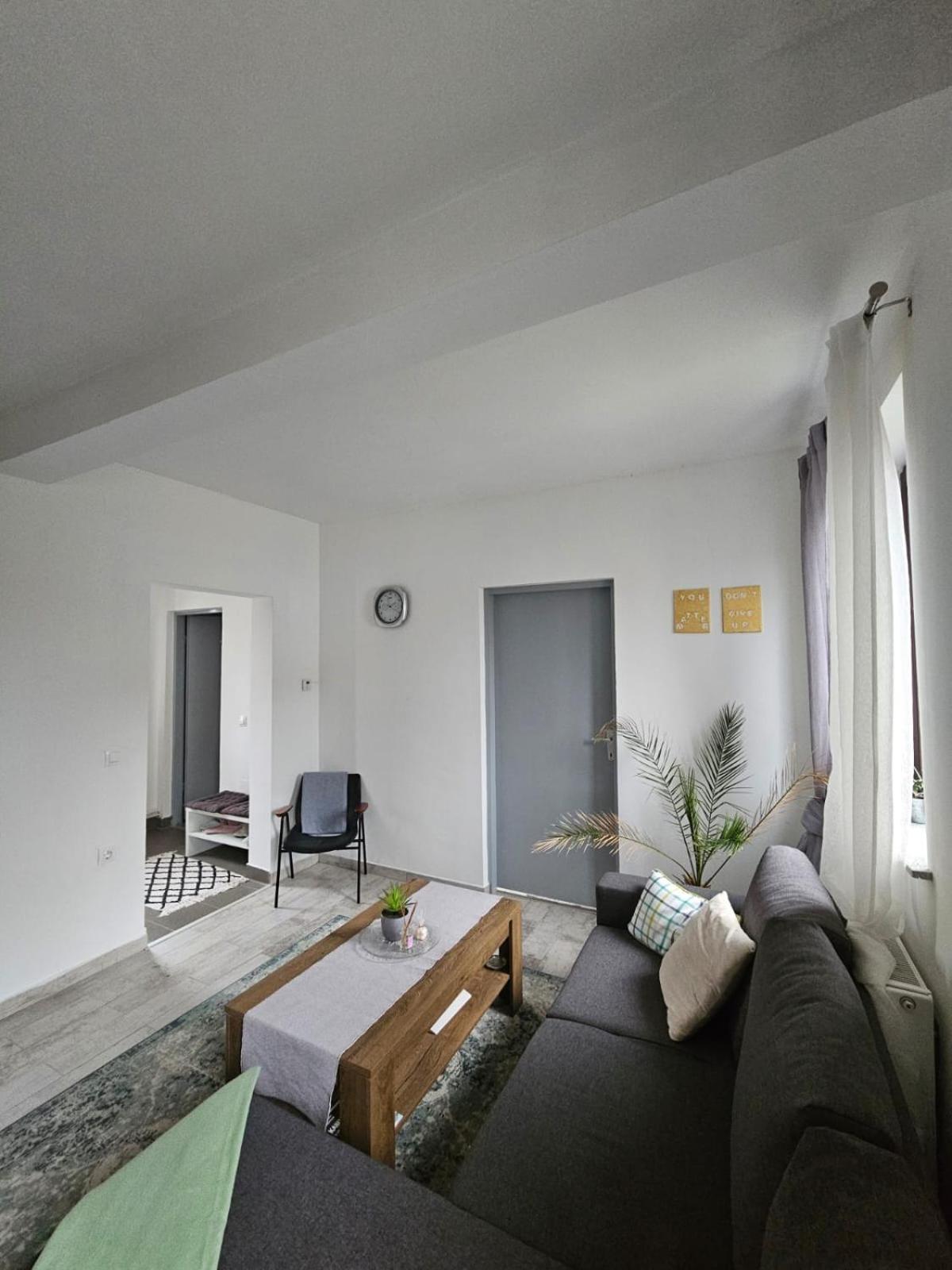 Studio apartman Dora