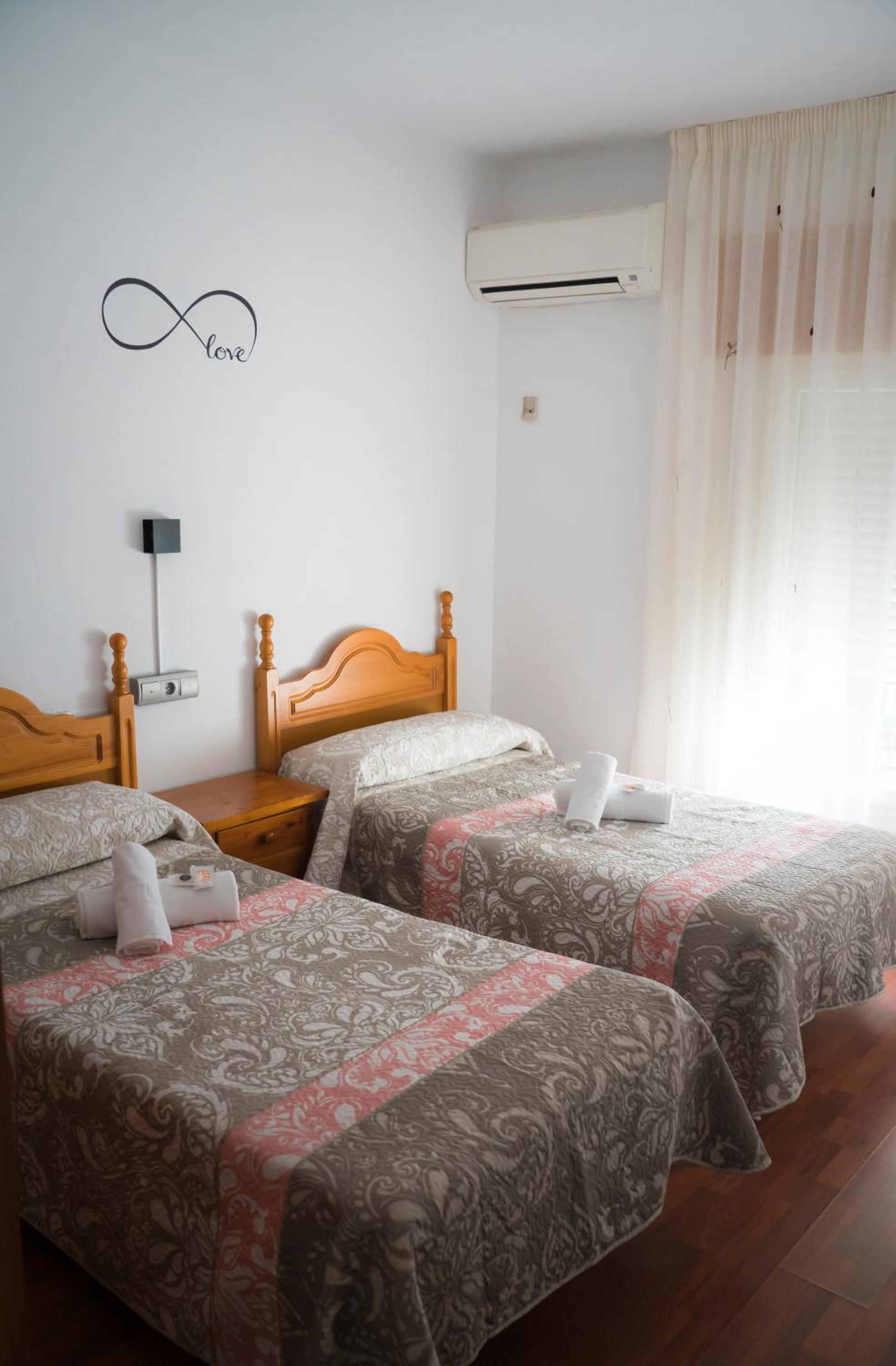 HOSTAL CACHE