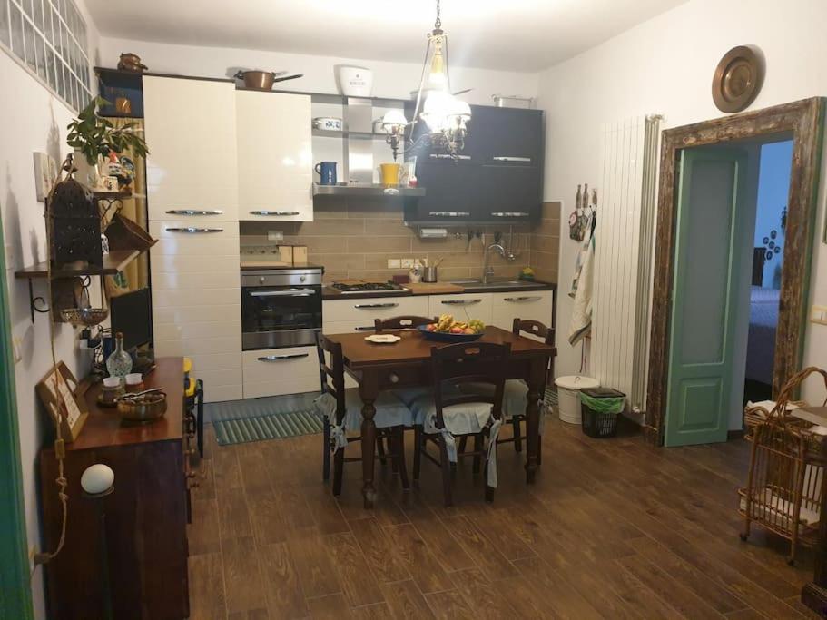 Centro Storico 5 minuti a piedi dalle spiagge ristruttarato a nuovo Hystorical Apartment 5 minutes by step to the beaches view 3