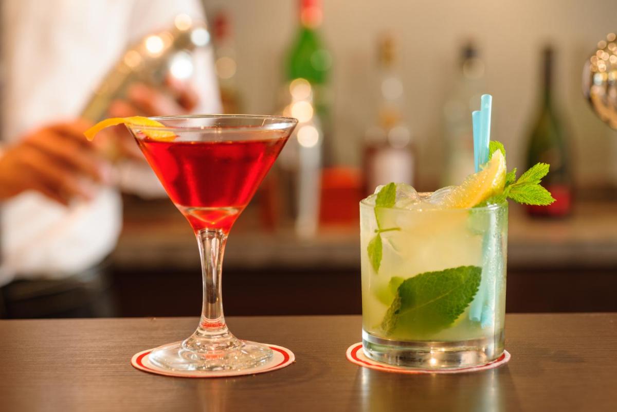 bar