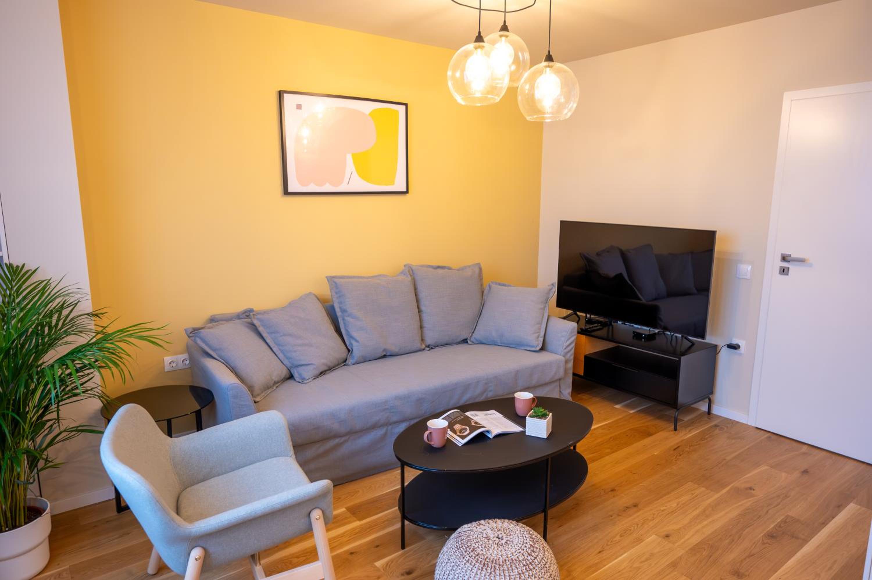 Design 1BDR Apartment near City Center