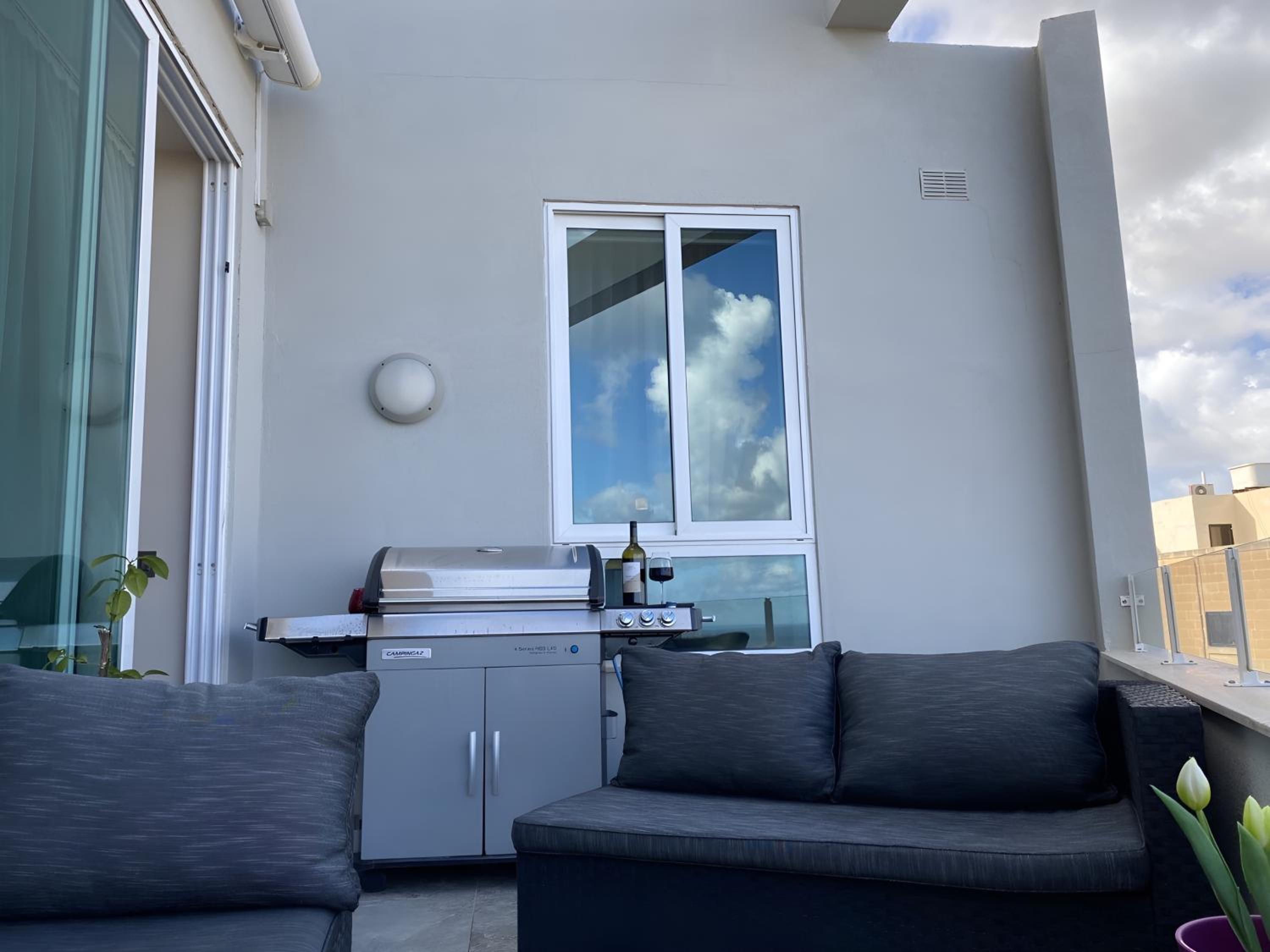 Top-notch apartment with sea view, bbq and Jacuzzi photo 2