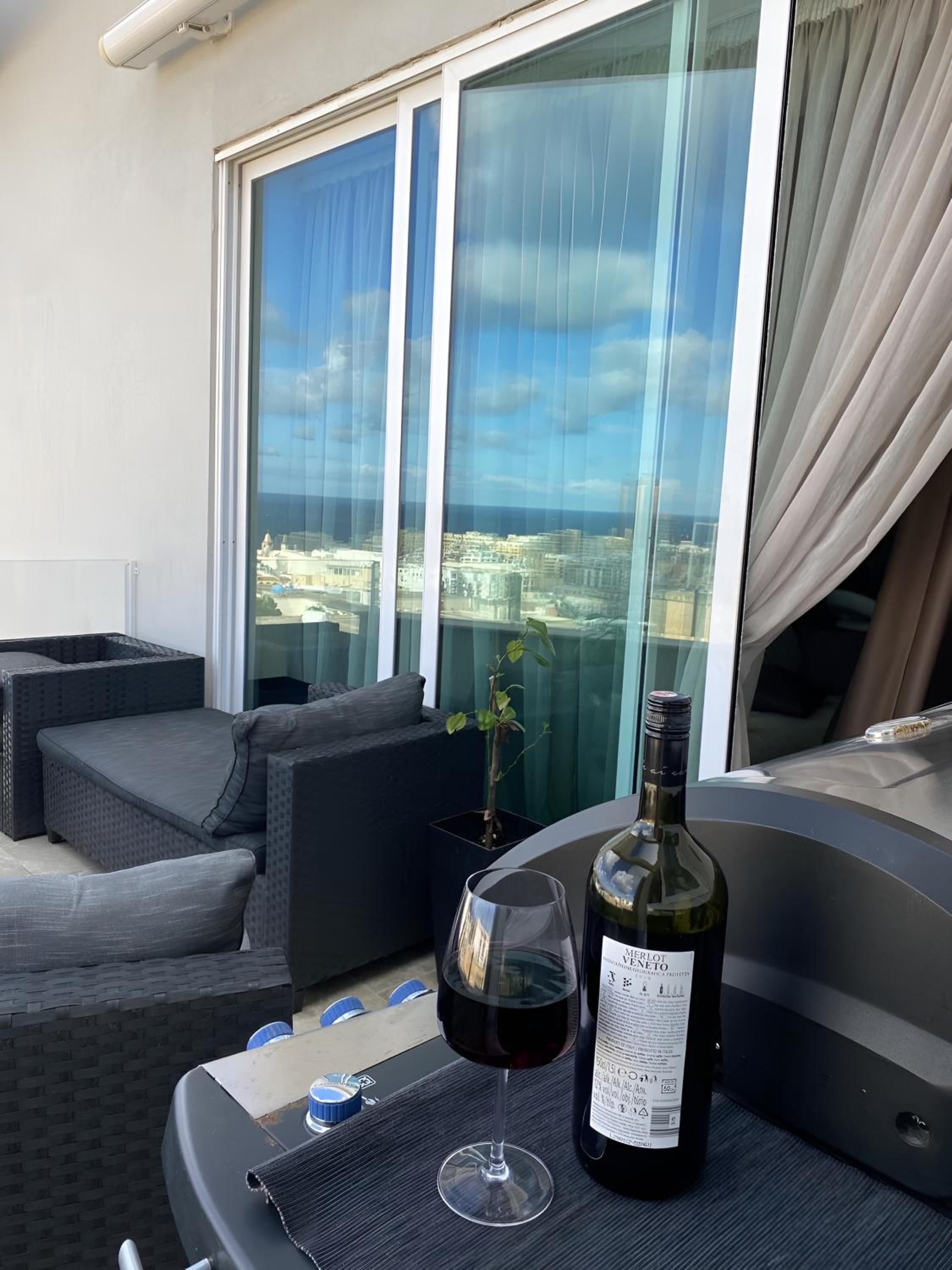 Top-notch apartment with sea view, bbq and Jacuzzi photo 4