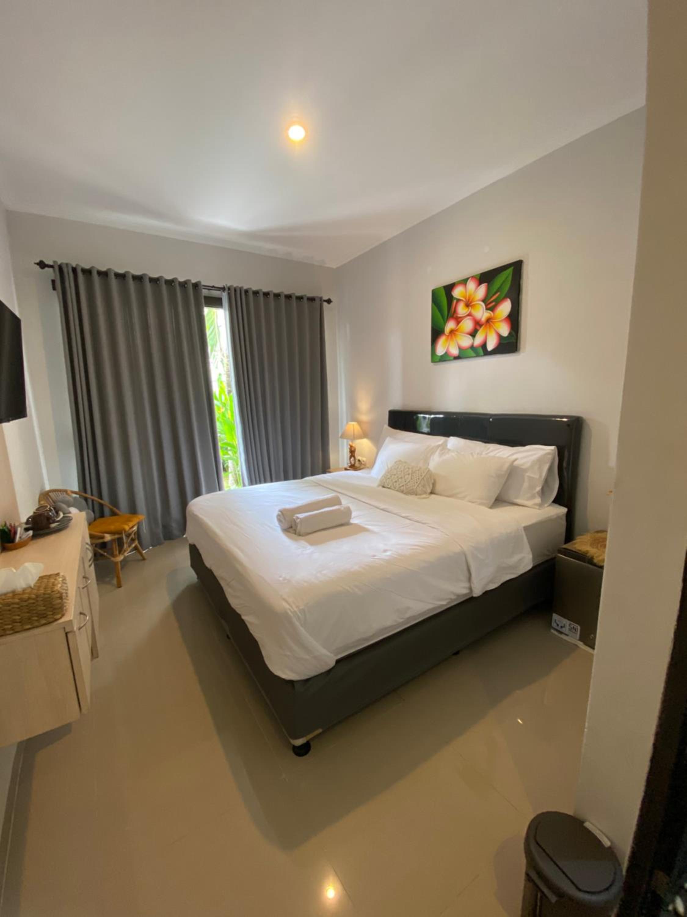 Queens Villa view 4