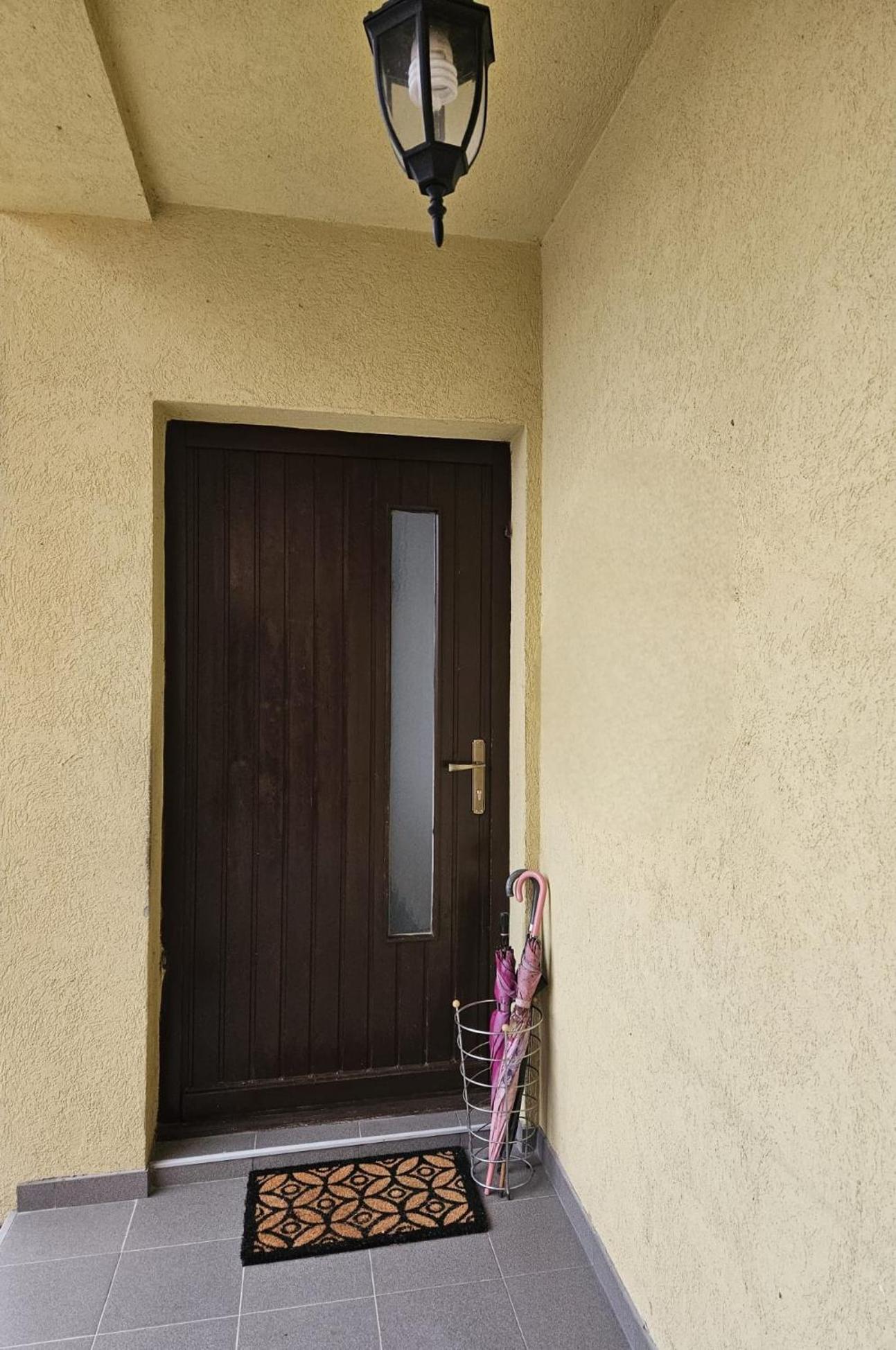 Studio apartman Dora