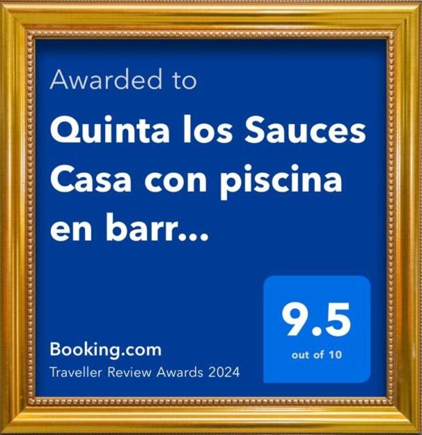 Los Sauces, casas con piscinas privadas en barrio residencial