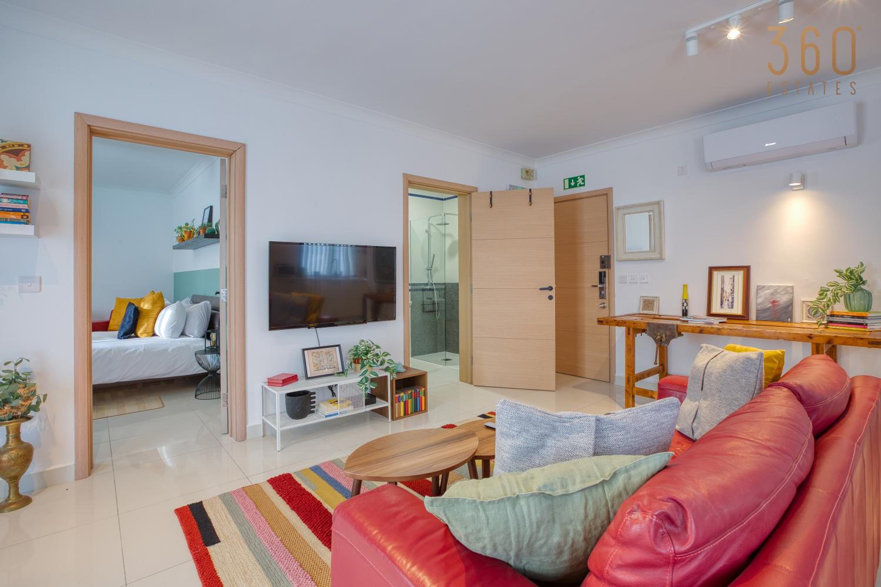Seaside Charming and Stylish Apartment near St Julians by 360 Estates view 5