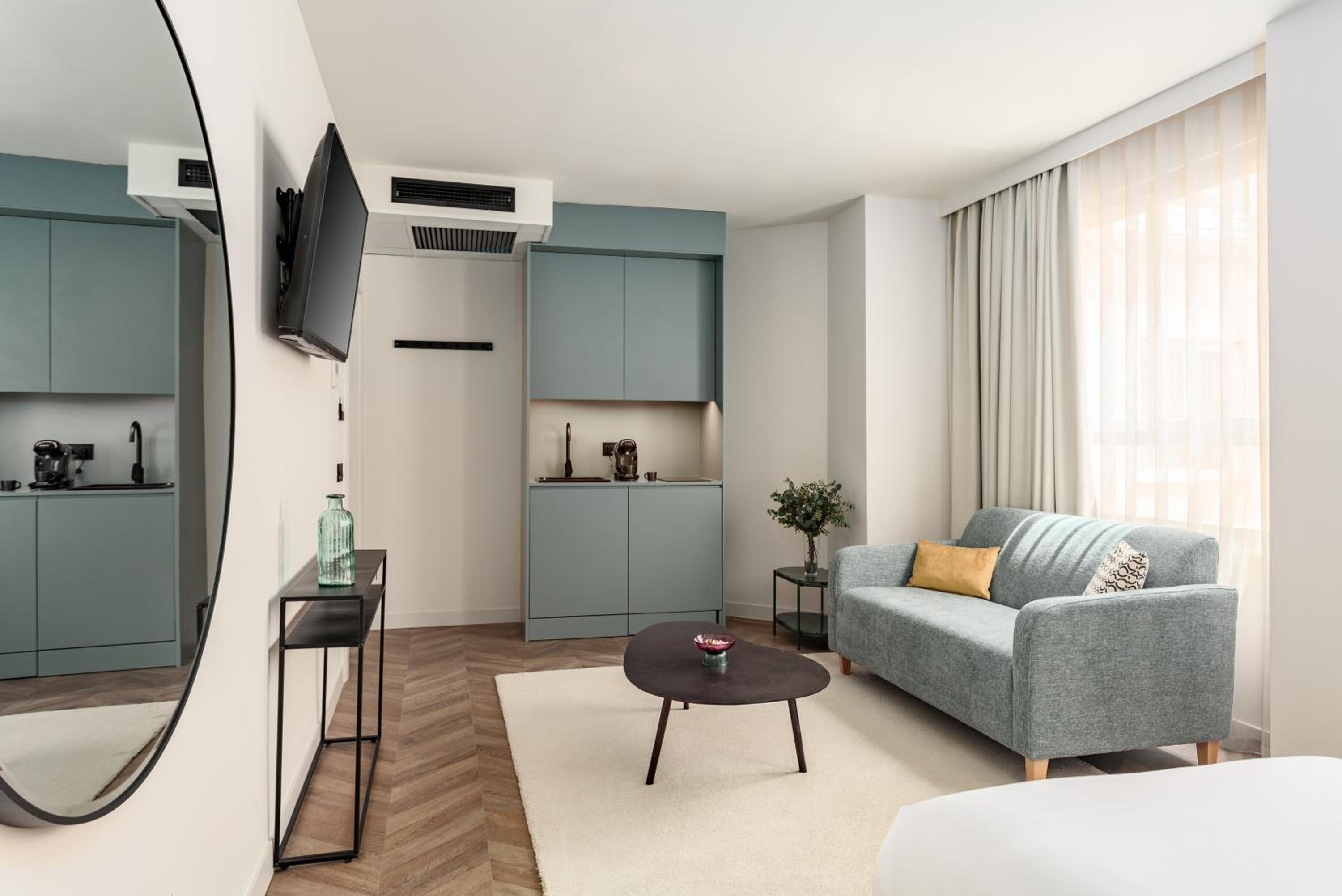 Tribu Malasaña en Madrid — hotel room