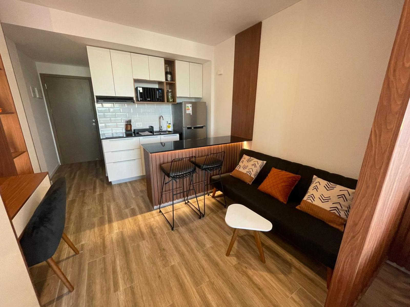 Play 4 y Cama King-Premium Estudio
