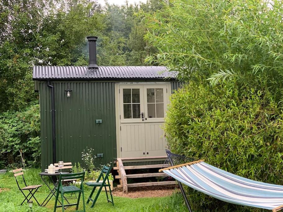 Newton Abbot Vacations - Rushford Shepherd's Hut - Property Image 23