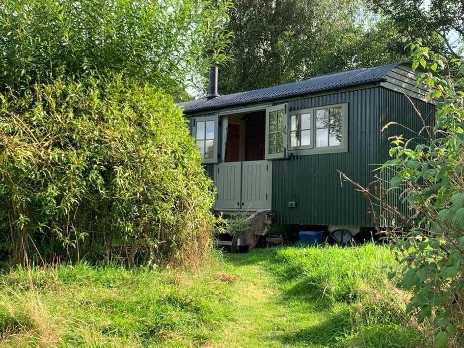 Newton Abbot Vacations - Rushford Shepherd's Hut - Property Image 22