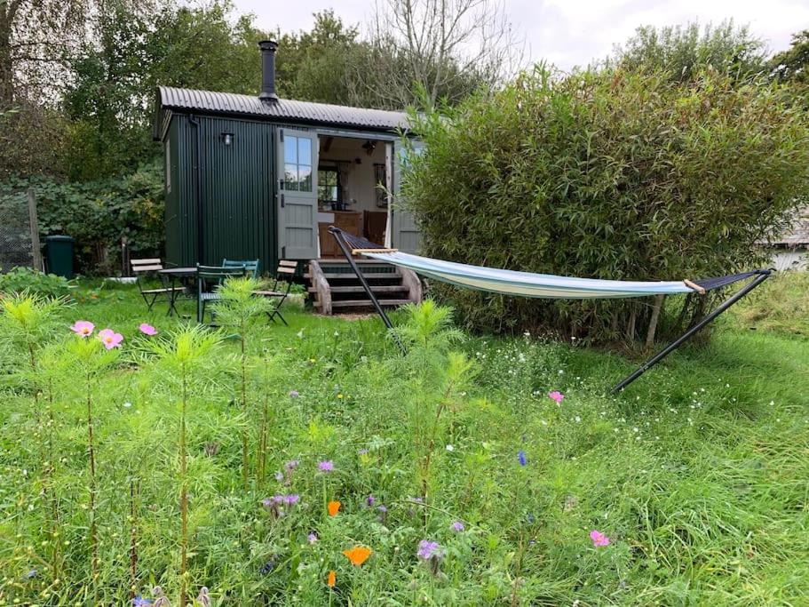Newton Abbot Vacations - Rushford Shepherd's Hut - Property Image 9