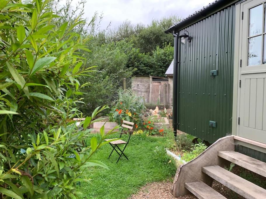 Newton Abbot Vacations - Rushford Shepherd's Hut - Property Image 8