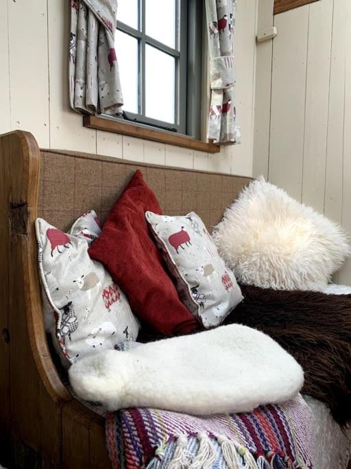 Newton Abbot Vacations - Rushford Shepherd's Hut - Property Image 38