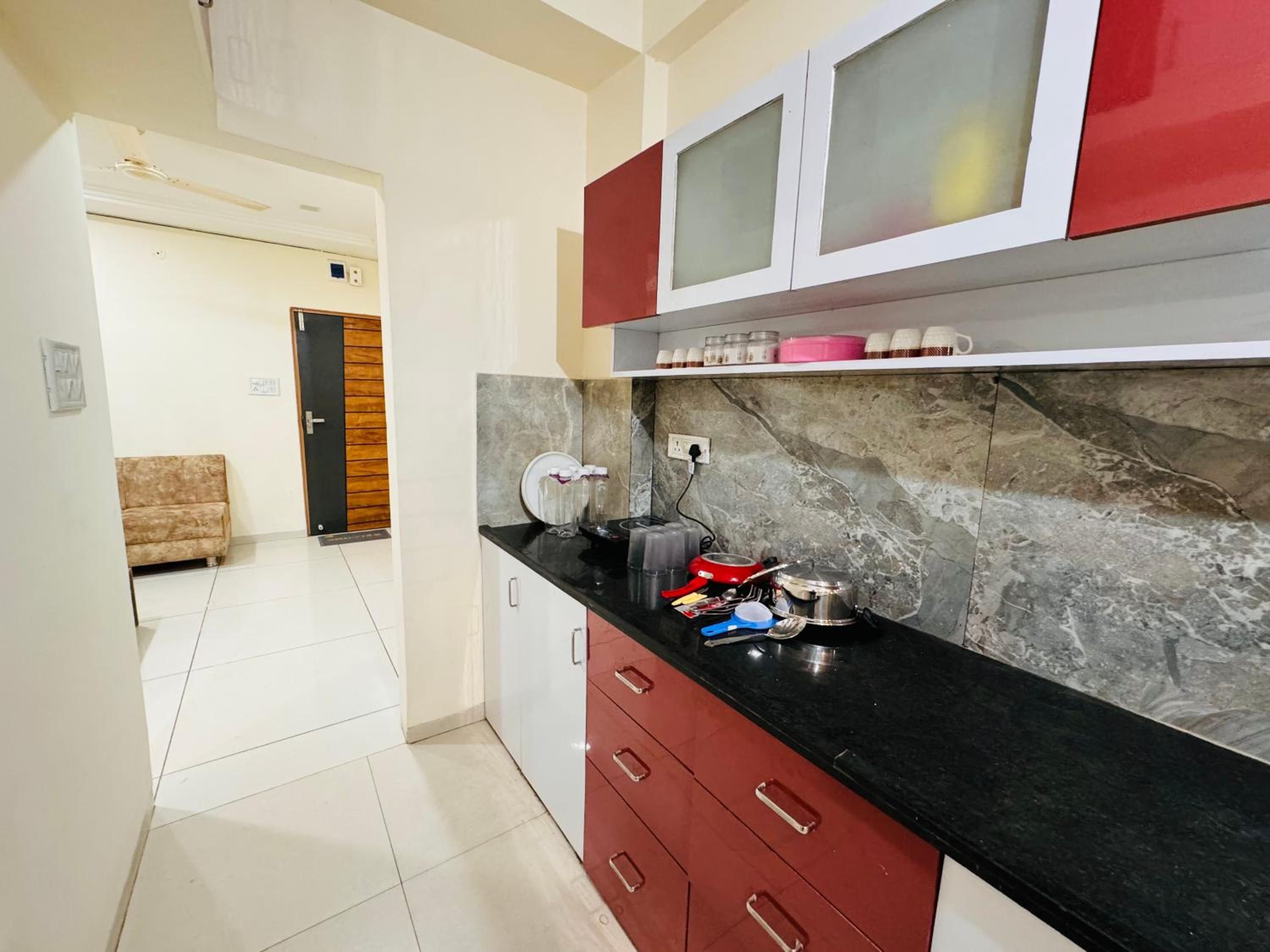 Home Escape 1BHK Apartment Near Bombay Hospital view 5