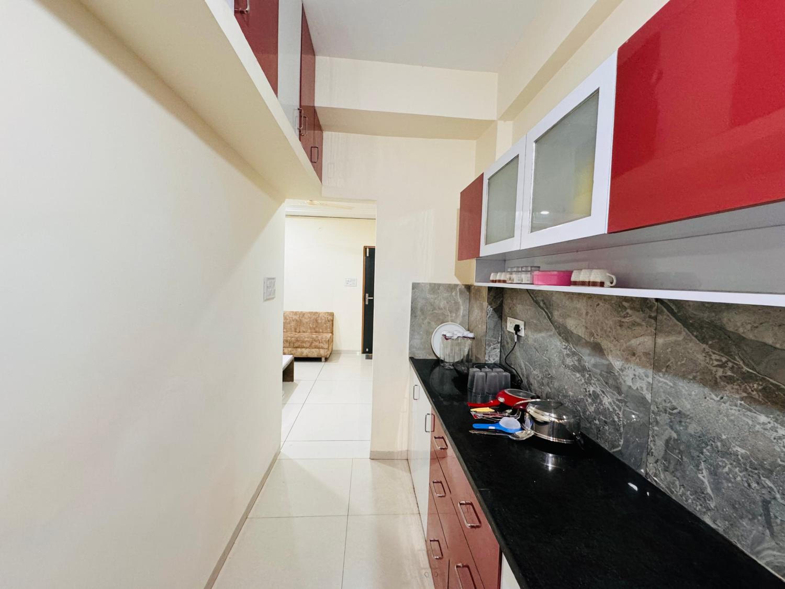 Home Escape 1BHK Apartment Near Bombay Hospital view 4