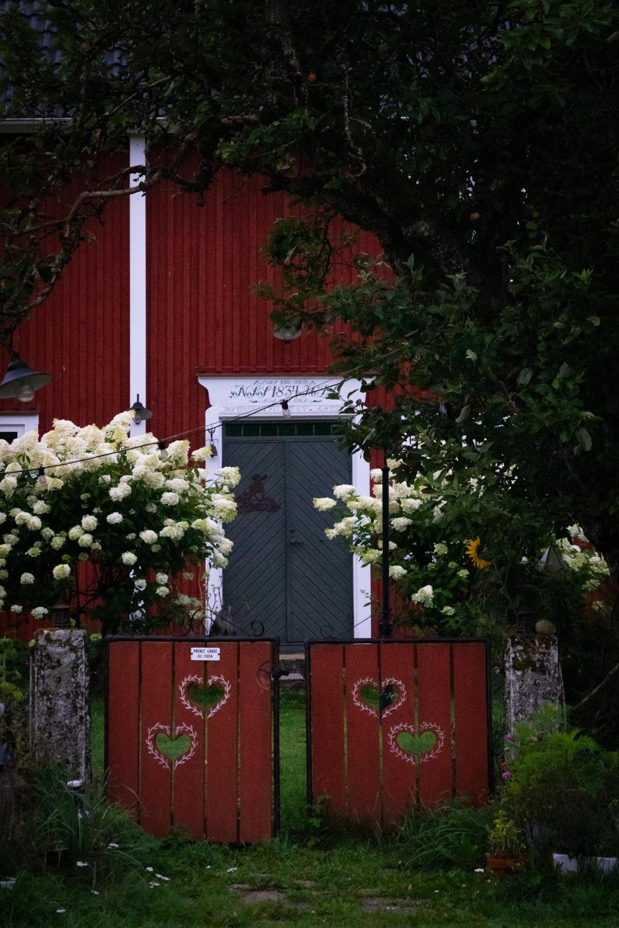 La Maison Rouge de Slätten Bed and Breakfast