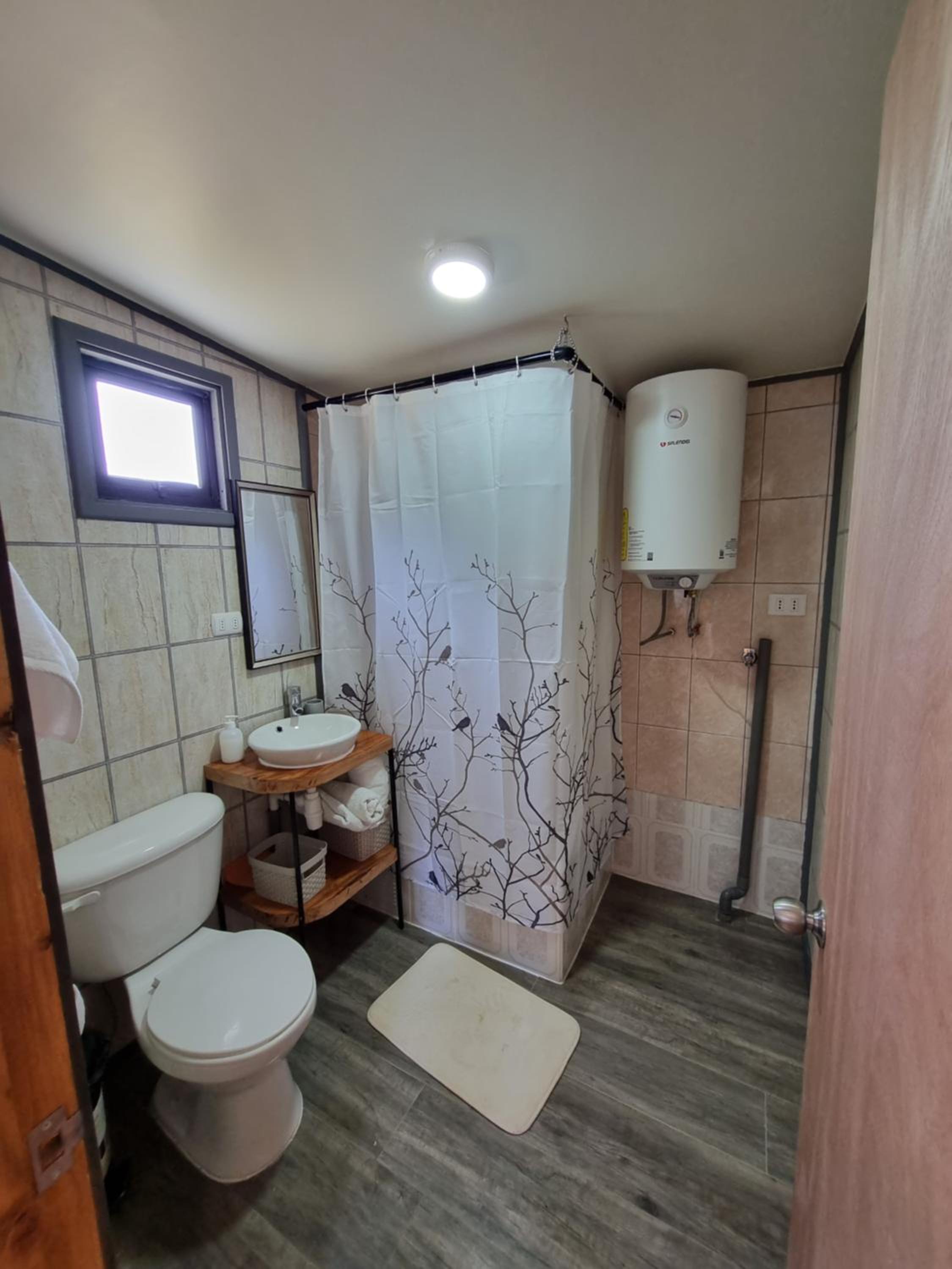 Cabaña en carretera 5 sur con granja de animales