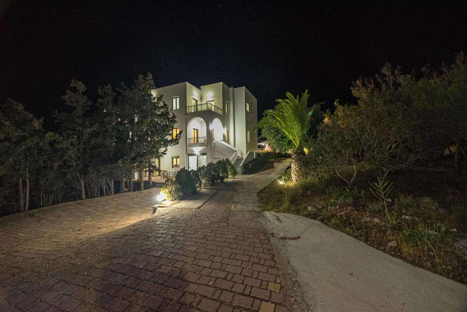 Photo 52