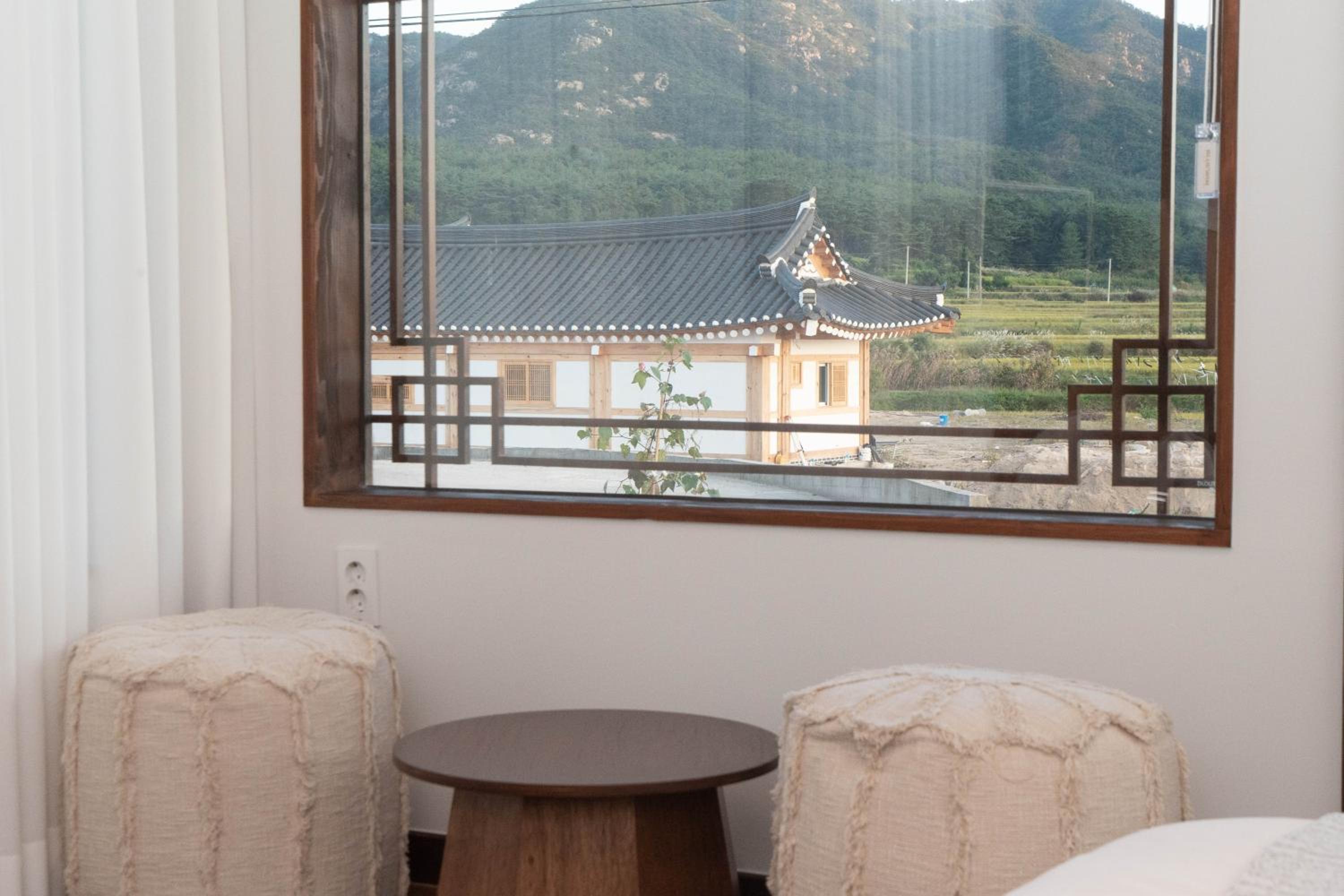 Hanok Stay SungHyeDang view 5