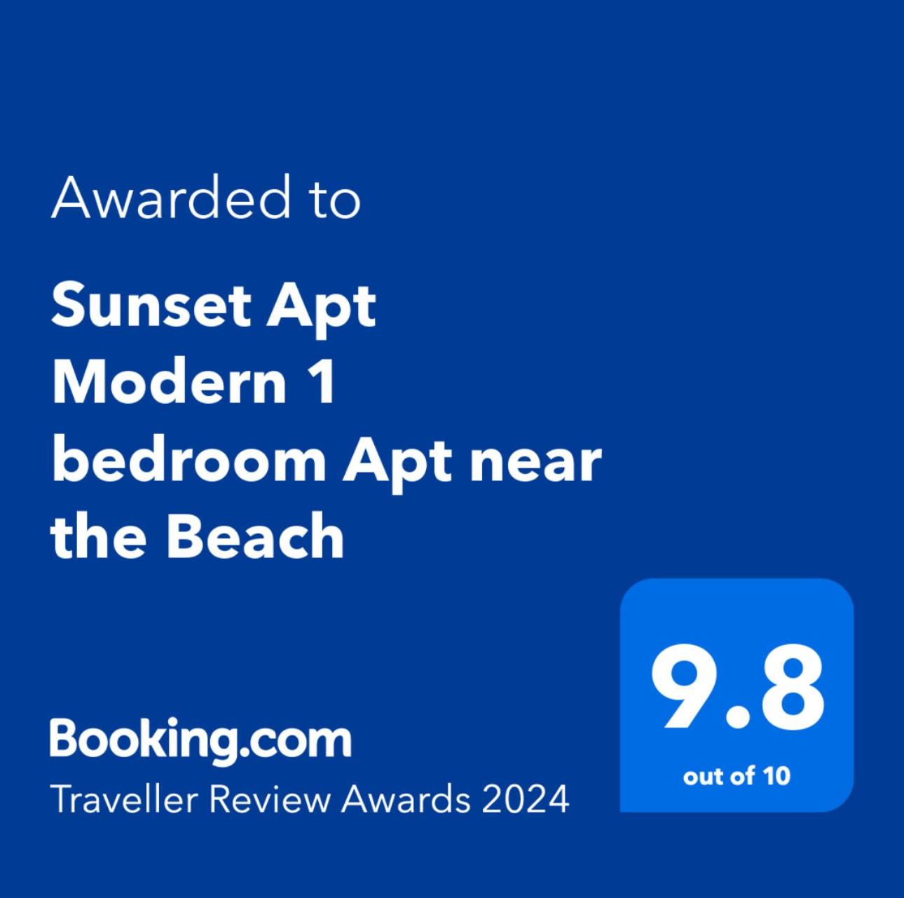 Sunset Apt Modern 1 bedroom Apt near the Beach view 2