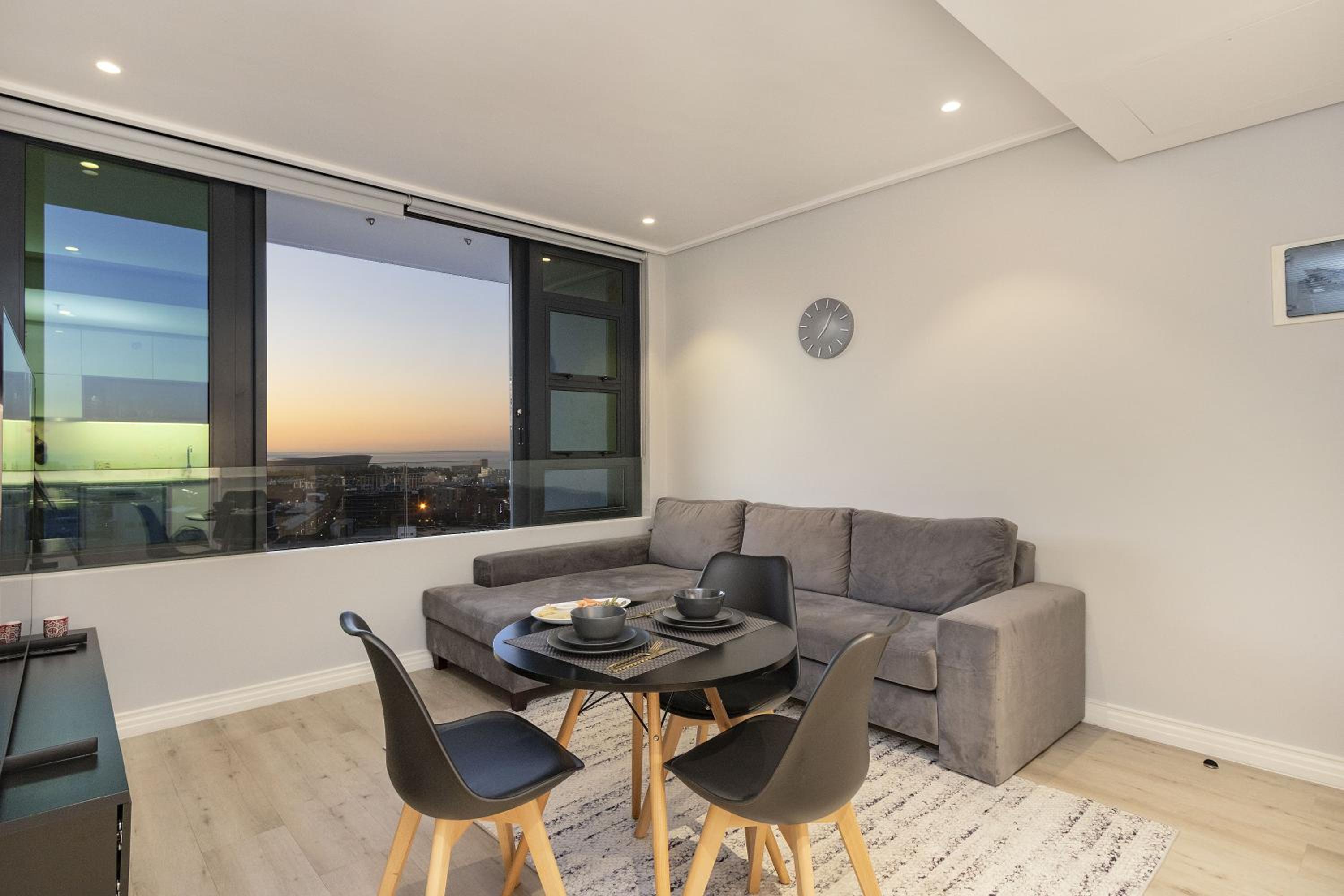 16 on Bree Unit 2117