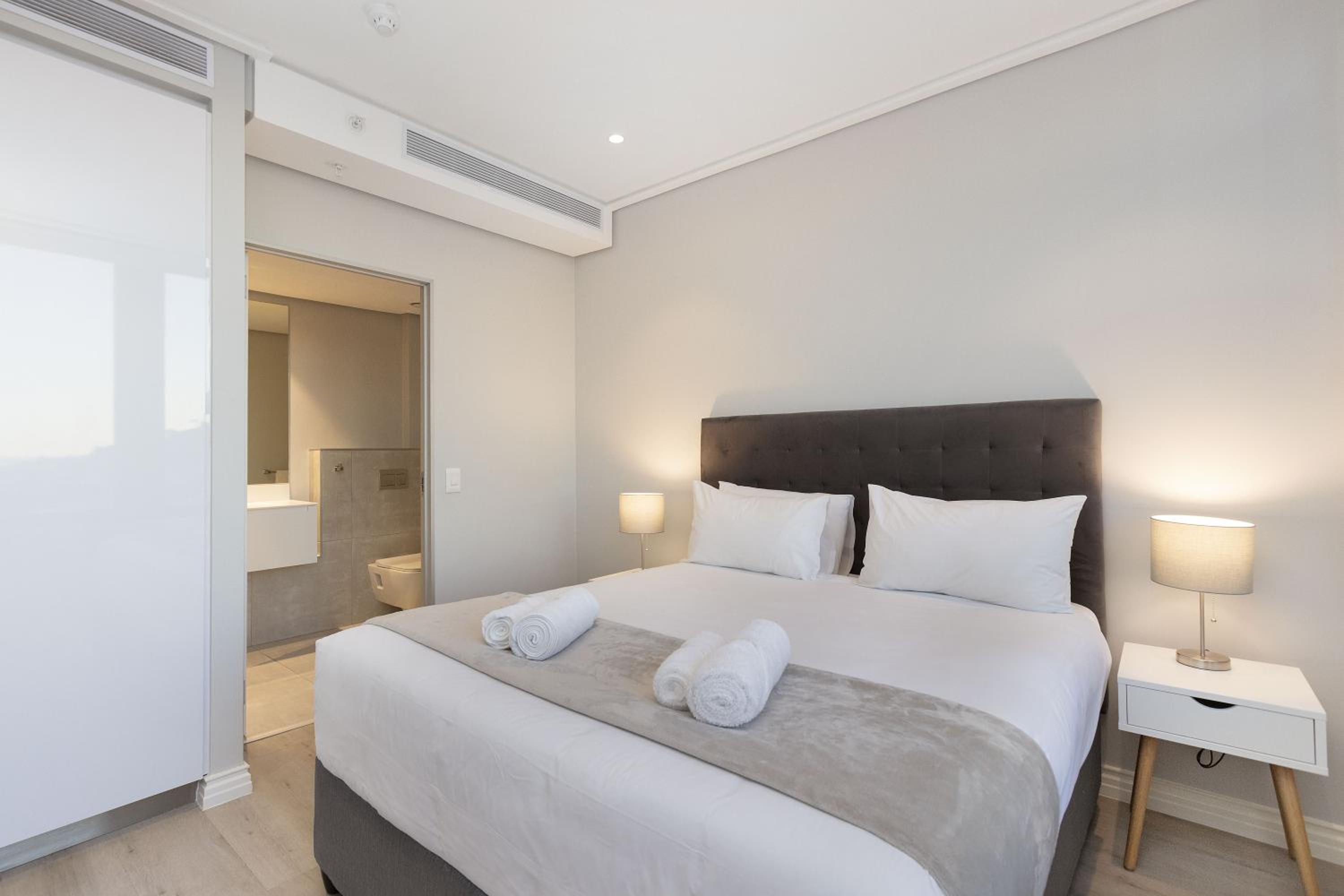 16 on Bree Unit 2117
