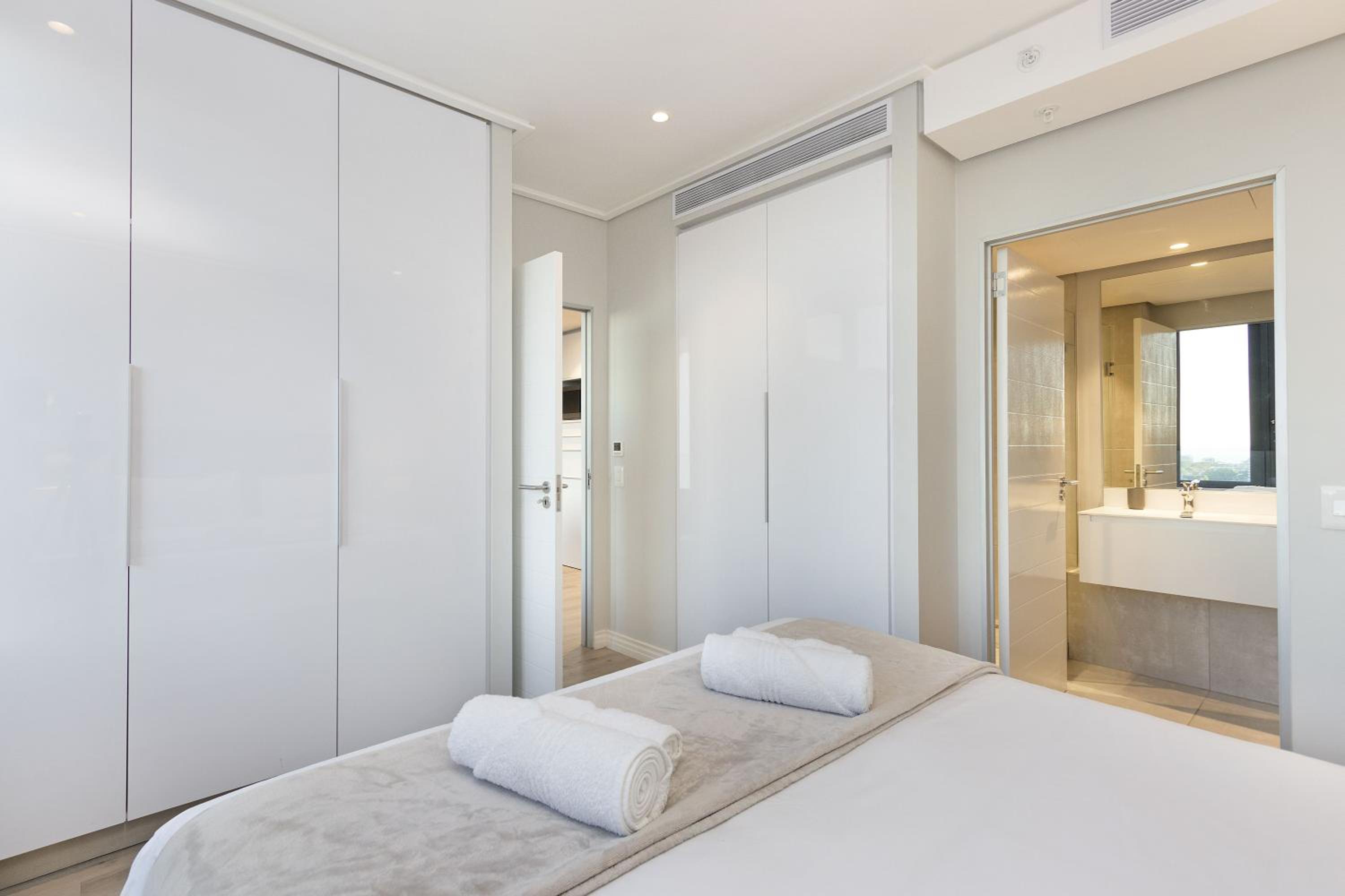 16 on Bree Unit 2117