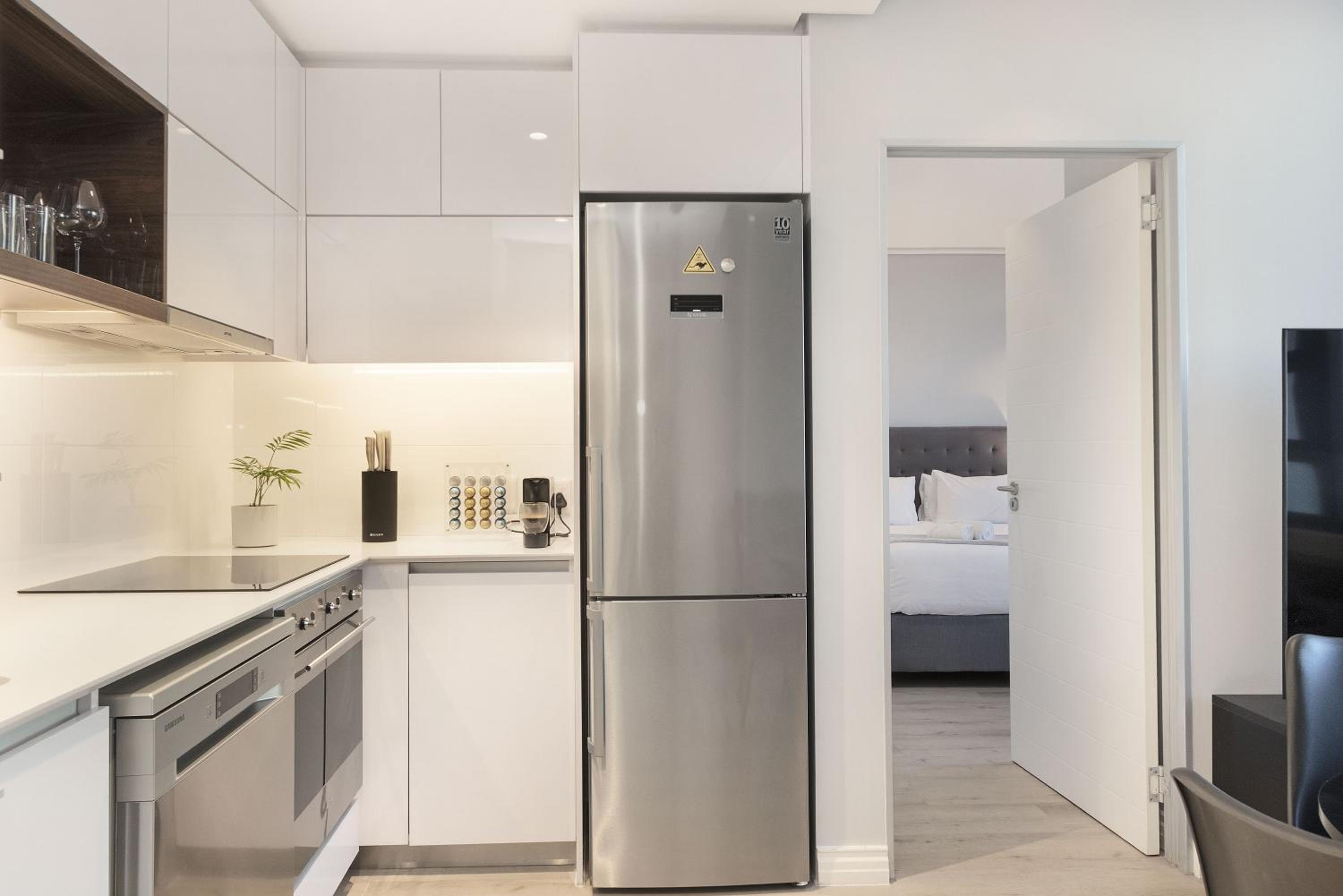 16 on Bree Unit 2117