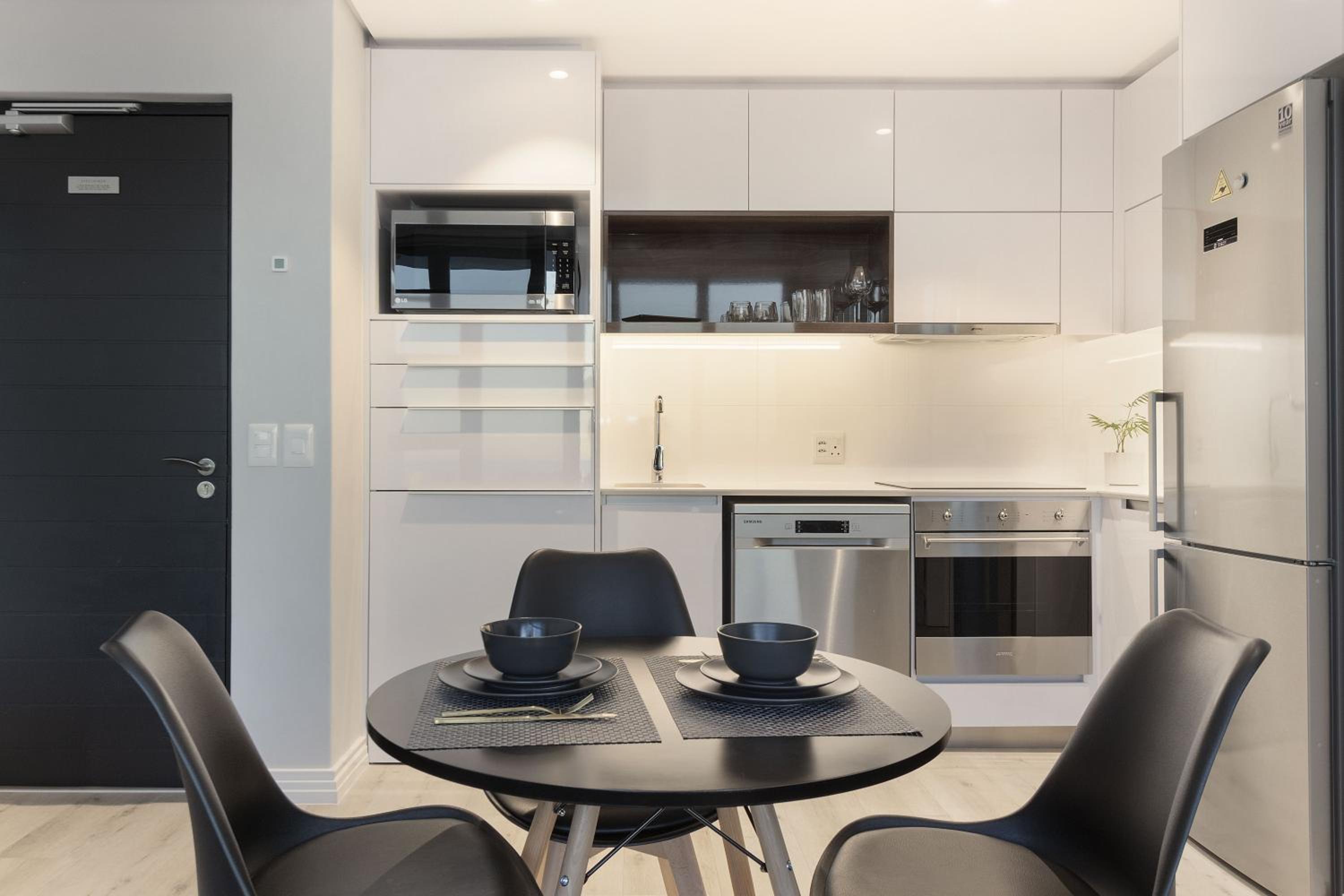 16 on Bree Unit 2117