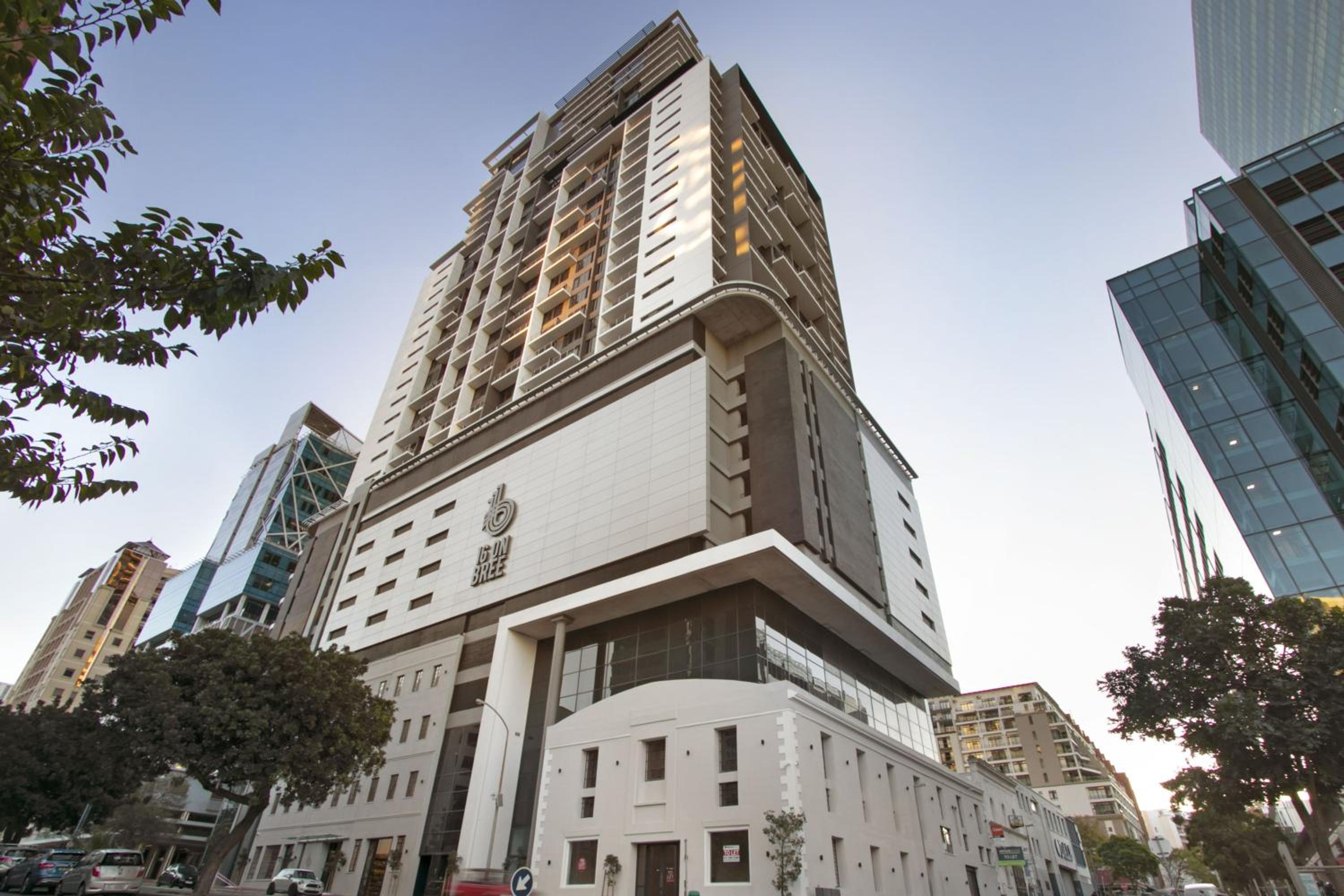 16 on Bree Unit 2117