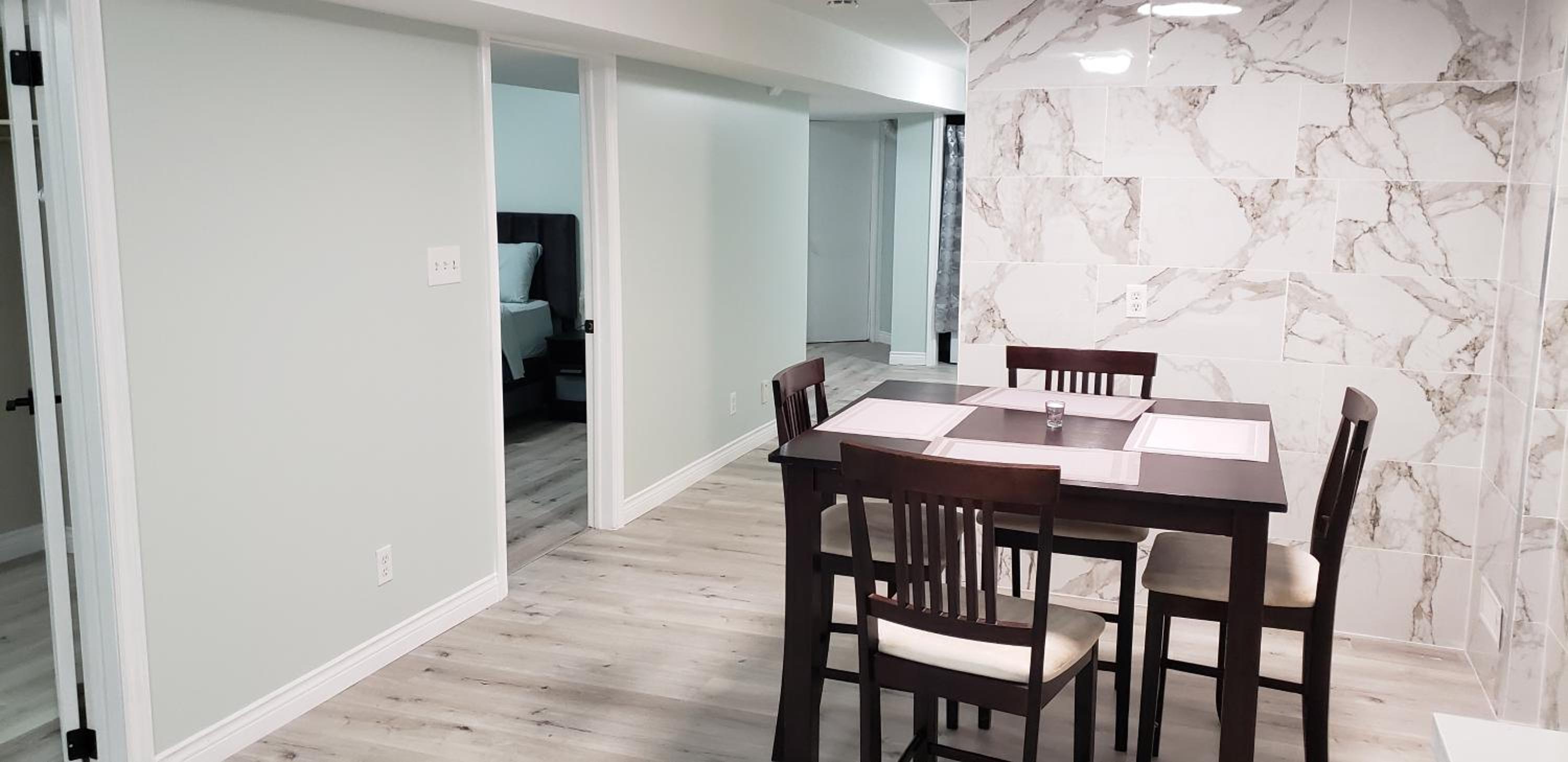 Guelph Vacations - 2 Bedroom Luxury Apartment - Property Image 14