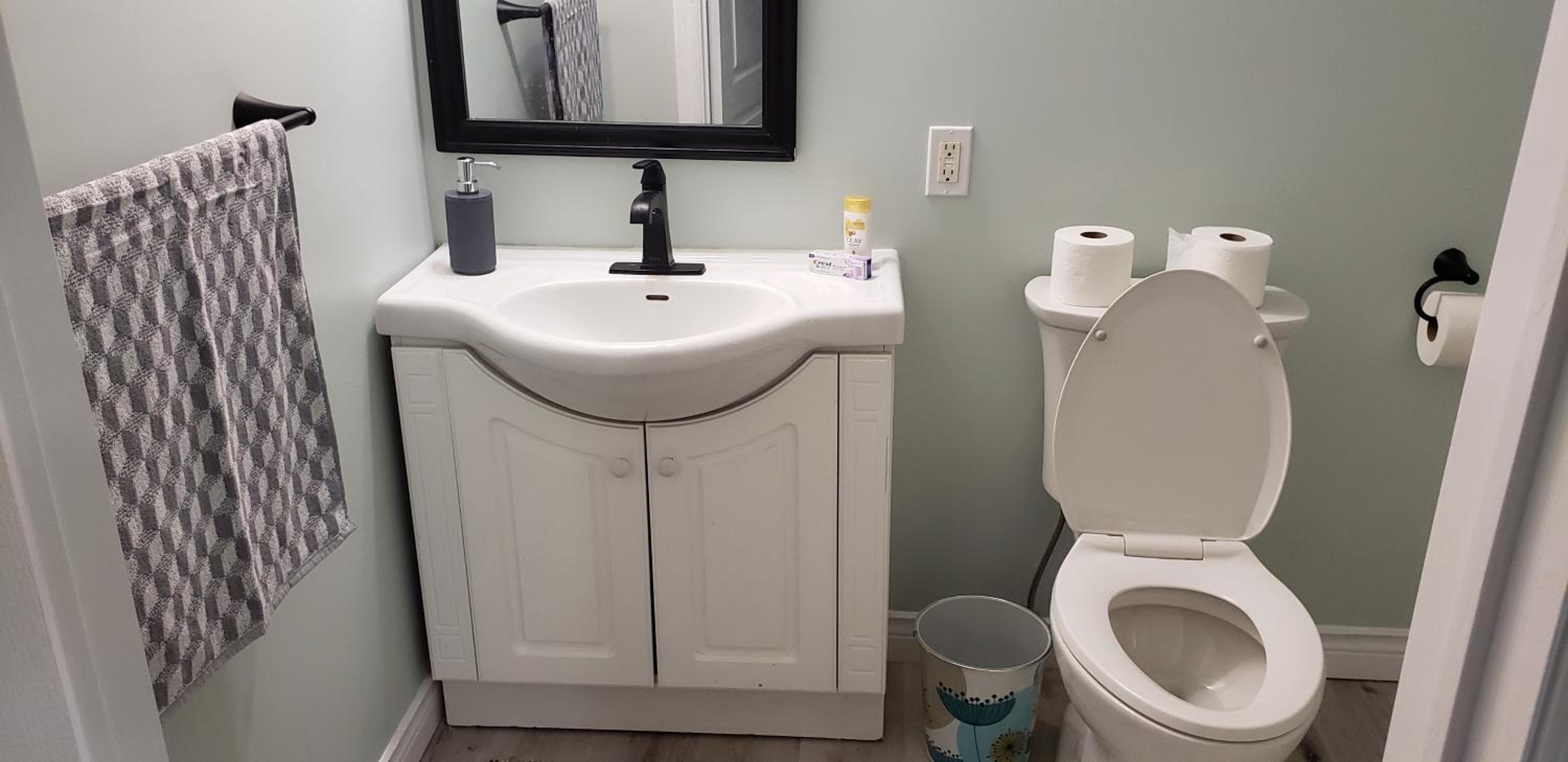 Guelph Vacations - 2 Bedroom Luxury Apartment - Property Image 4