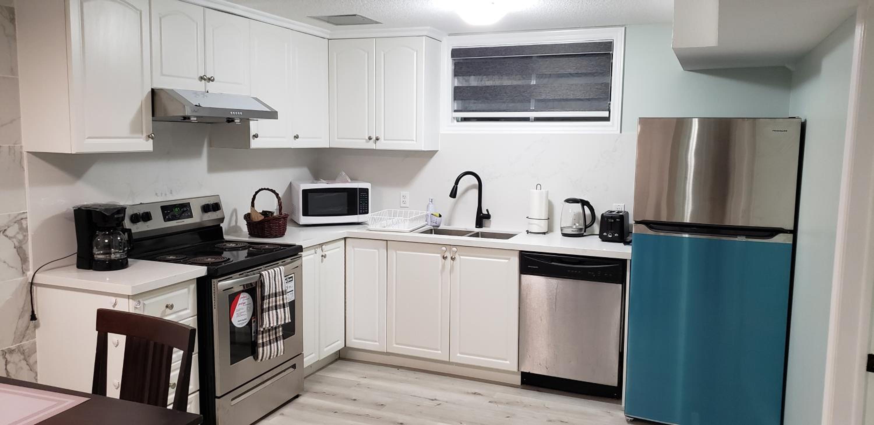Guelph Vacations - 2 Bedroom Luxury Apartment - Property Image 11