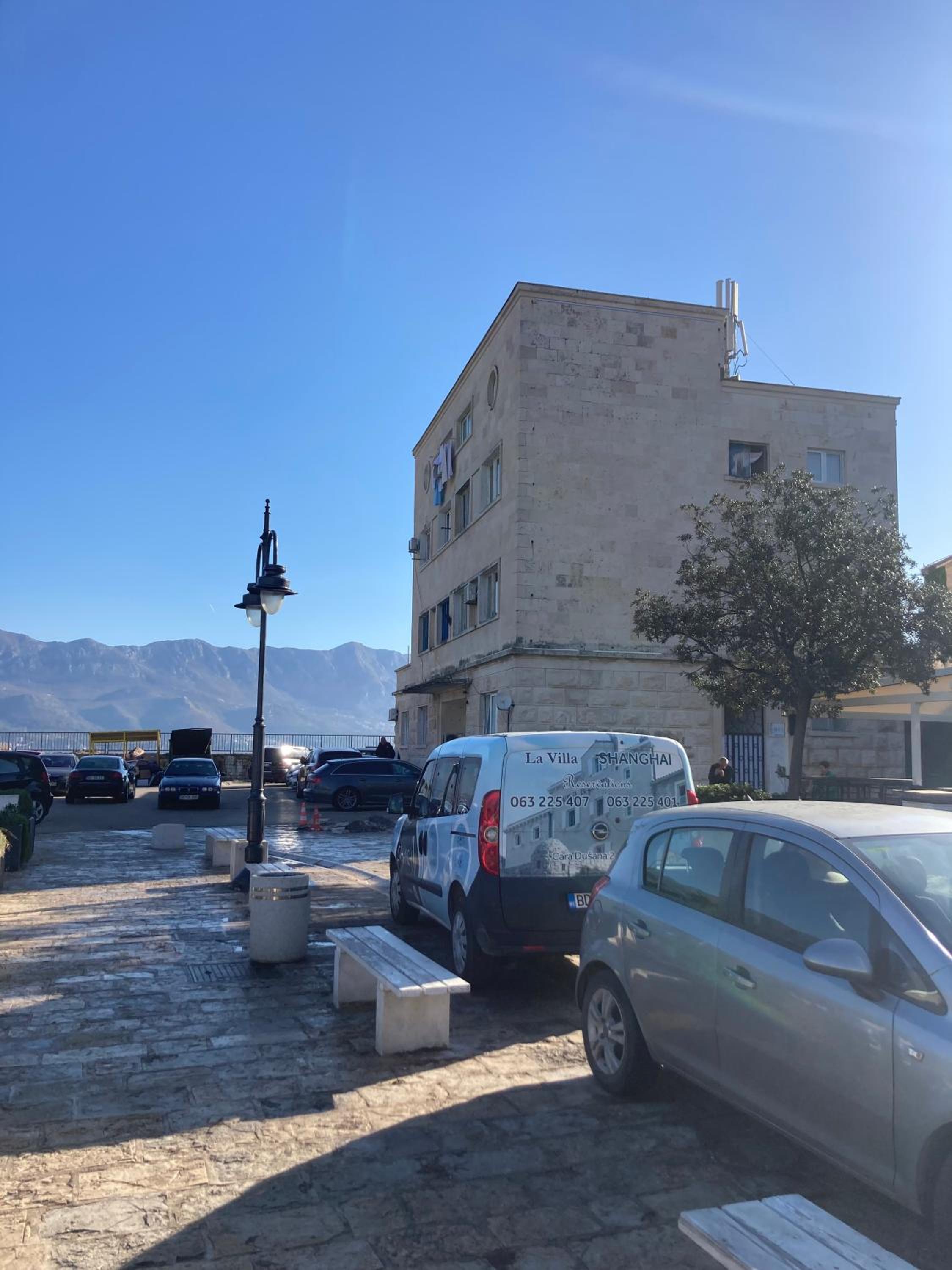 Plaža Stari Grad Budva pjena od mora Beach Apartman