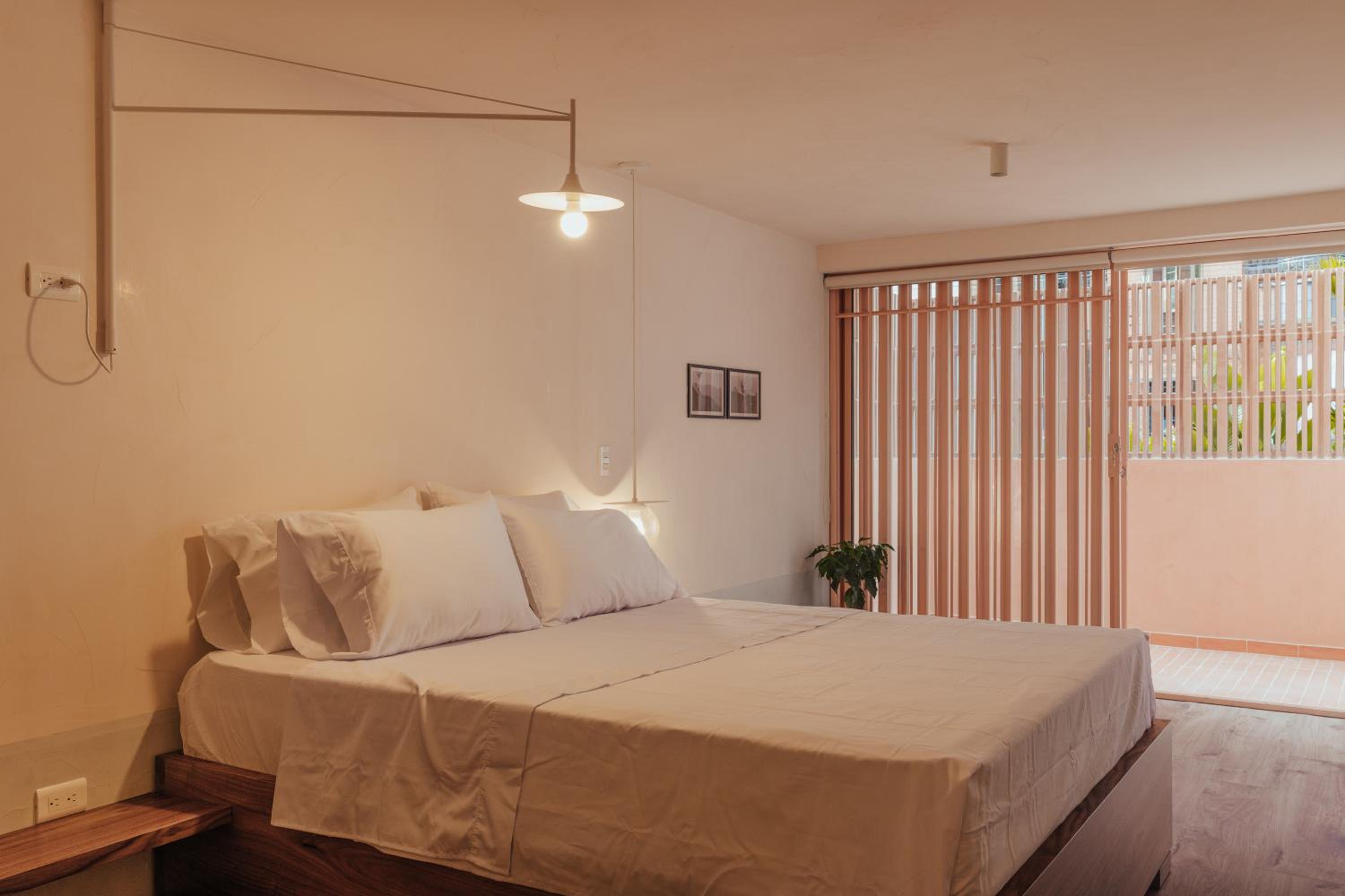 NEW Cozy Duplex in Laureles with A/C and WI-FI