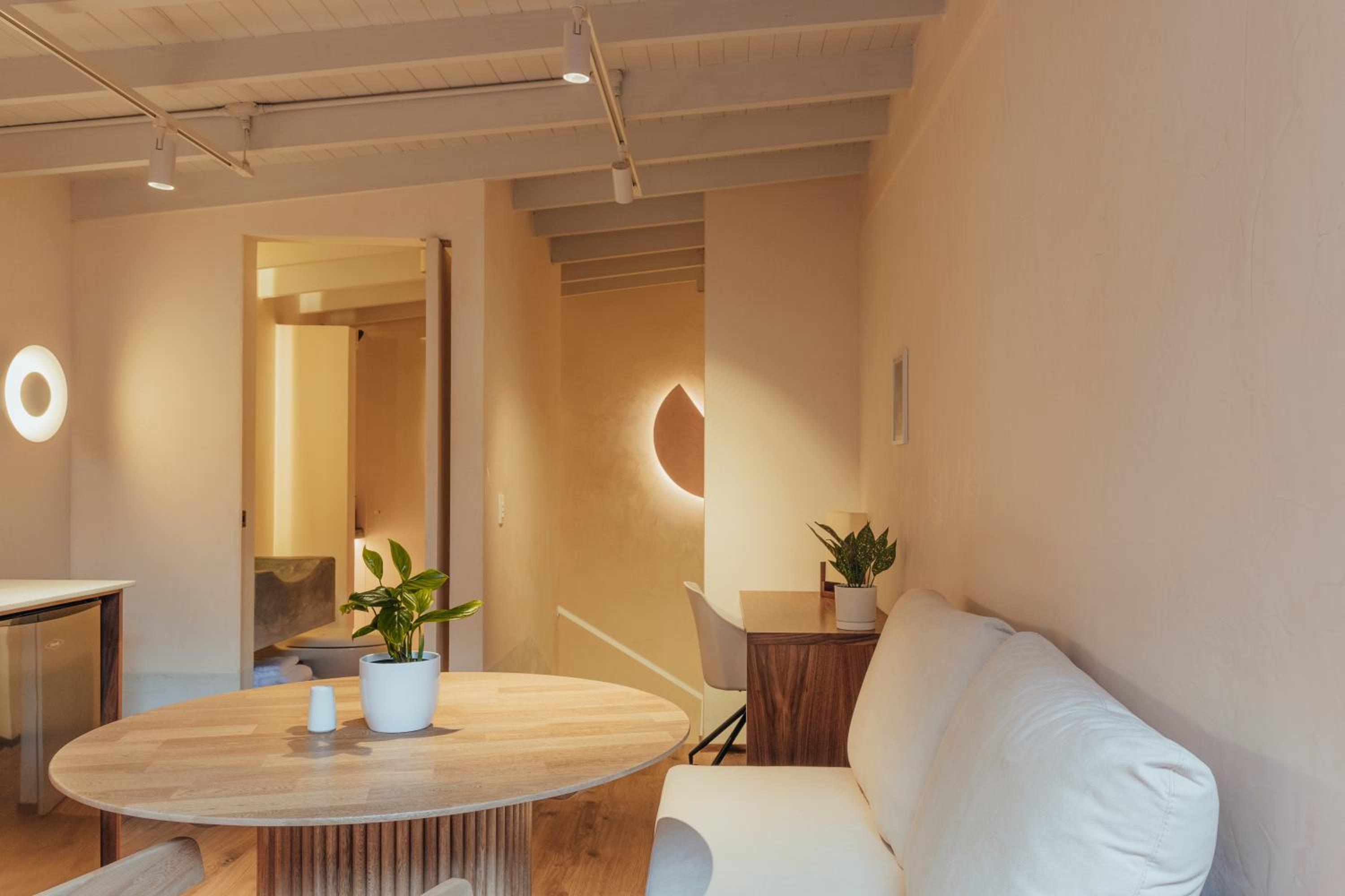 NEW Cozy Duplex in Laureles with A/C and WI-FI