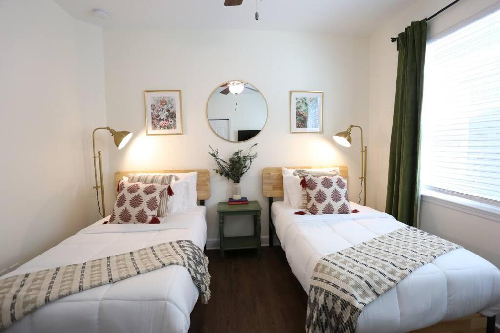 The Botanical Suite Newly Built Upscale Central