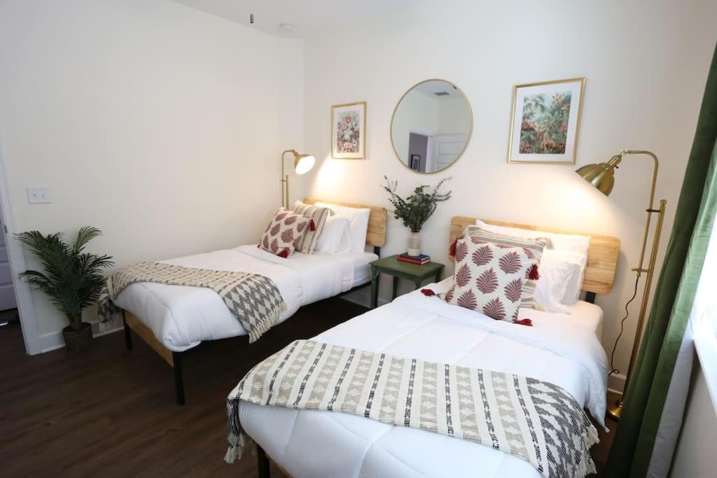 The Botanical Suite Newly Built Upscale Central