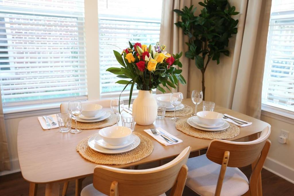 The Botanical Suite Newly Built Upscale Central, photo 23